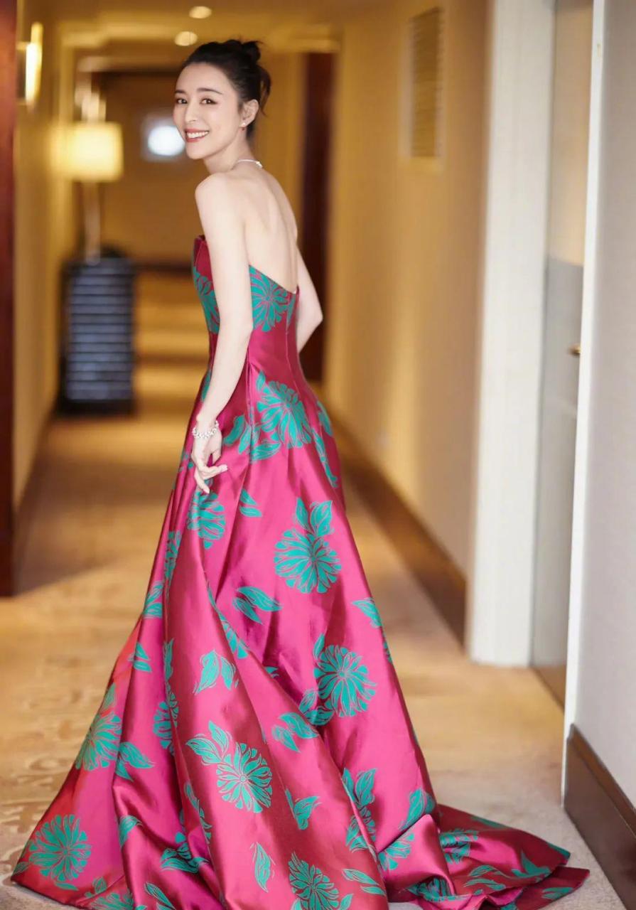 读者光影#  2005年,张静初在《孔雀》中饰演的高卫红一角,一直是挥镲