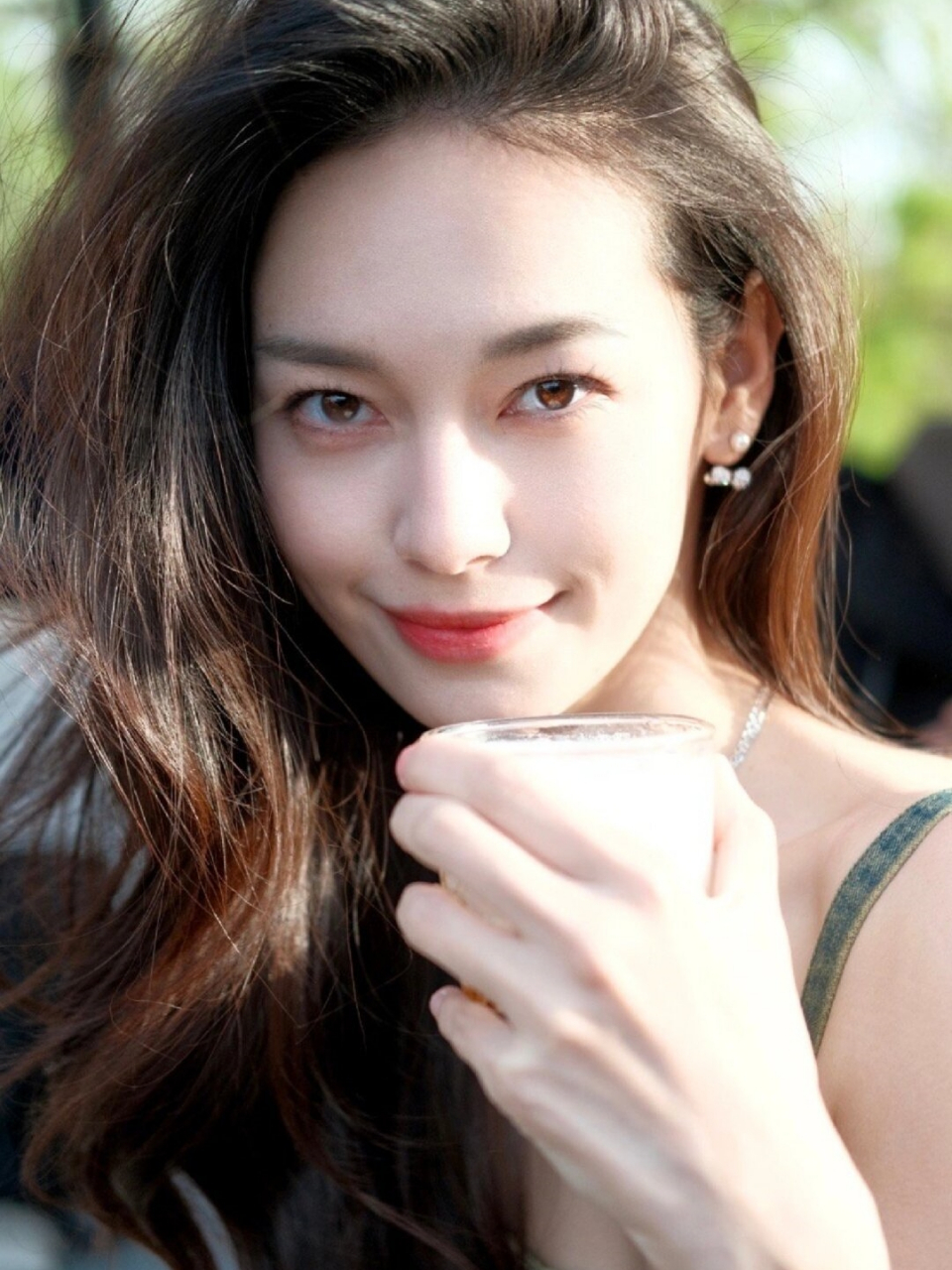 表演实验班的浓颜美女  这些浓颜美女不仅有着美丽的外表,还通常具备