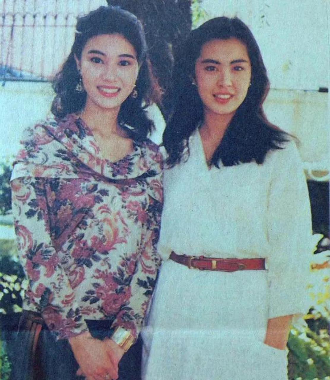 这是一张90年代的老照片,照片中有香港第一大美女李嘉欣和现在被公认