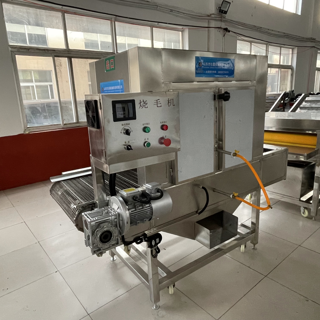 猪蹄自动燎毛机去除猪皮,猪蹄,羊波羊蹄等肉质品上面的残余细毛,采用