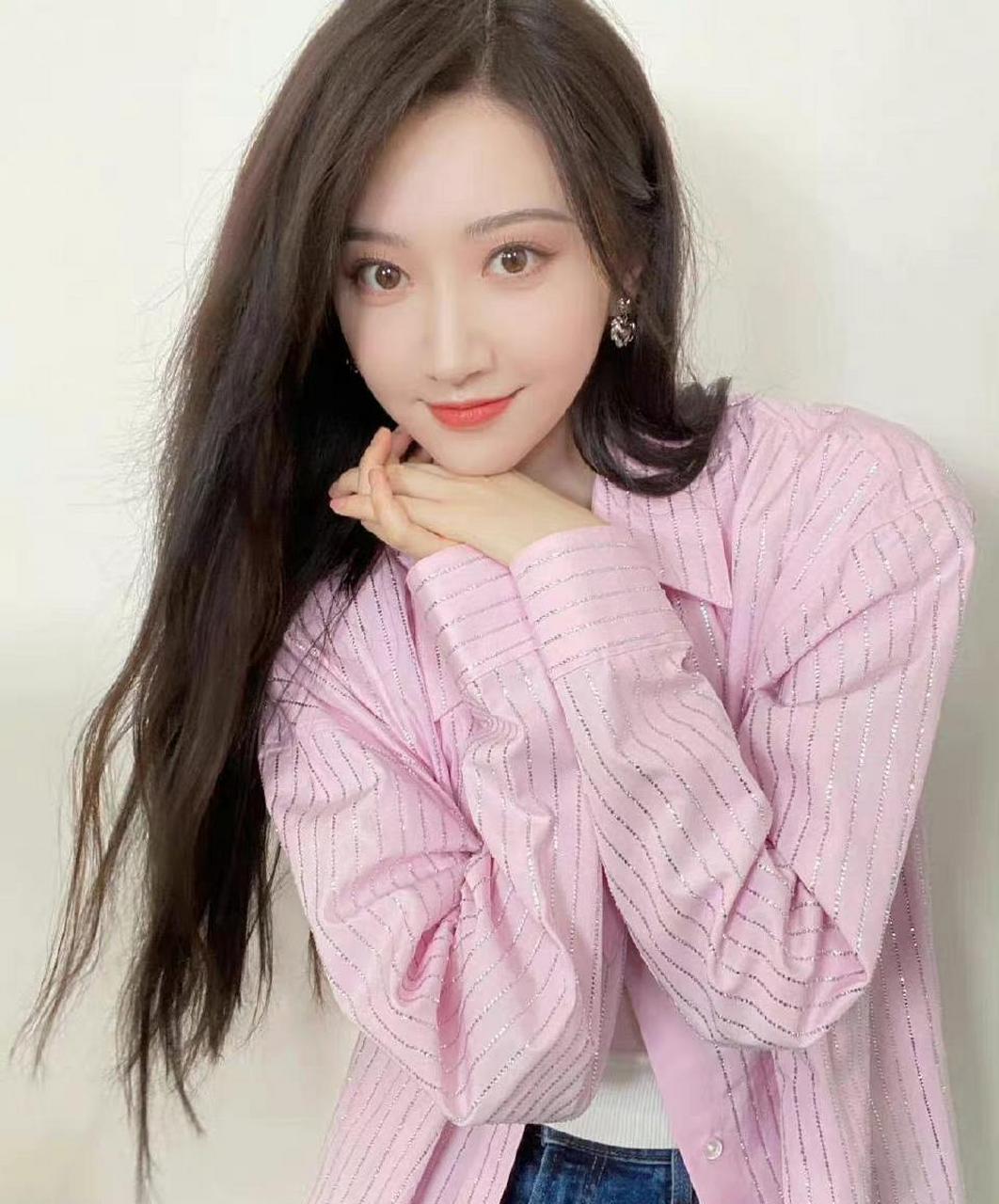 校花景甜,现在依然魅力不减