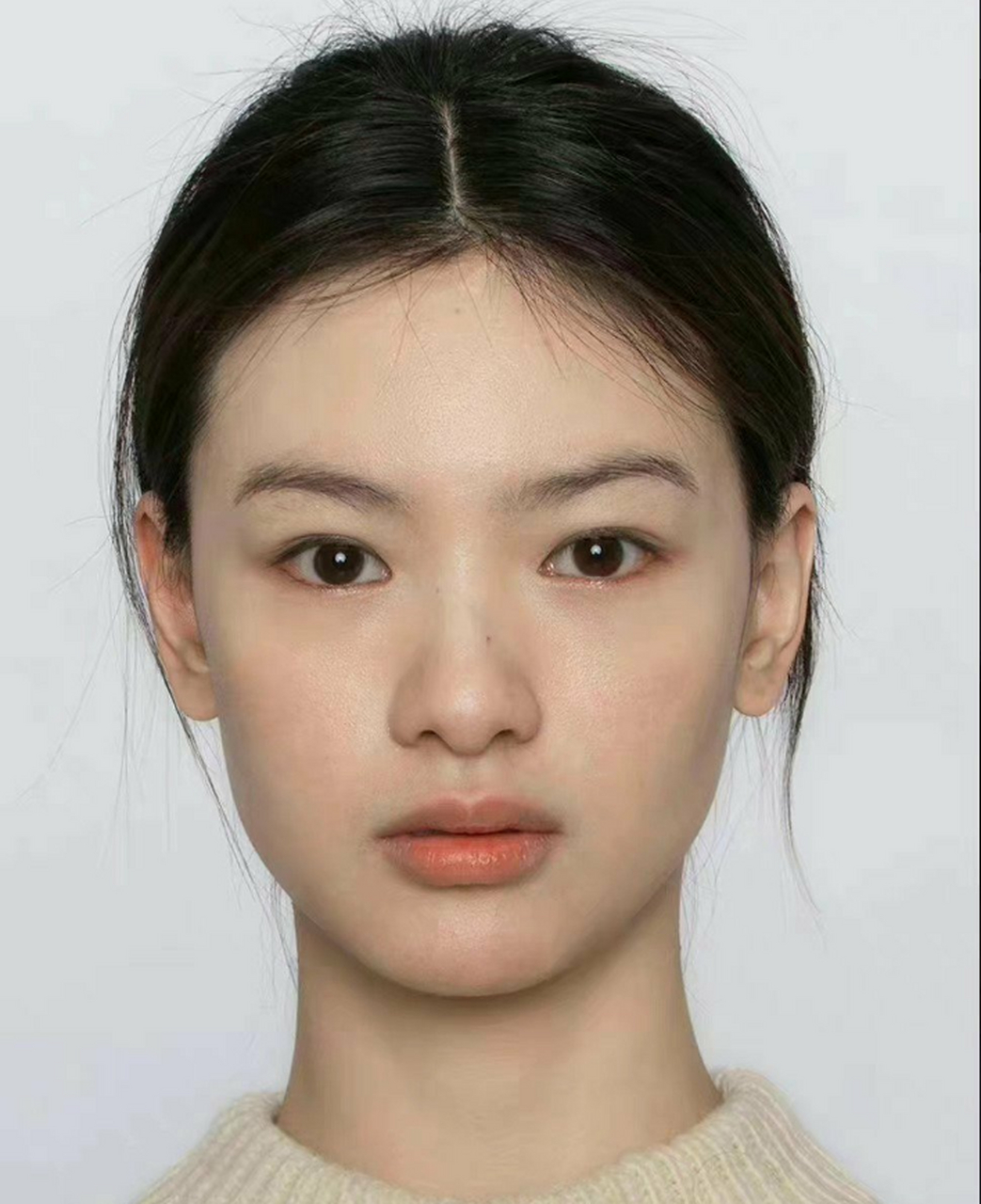 邱天真的很清冷,模特脸