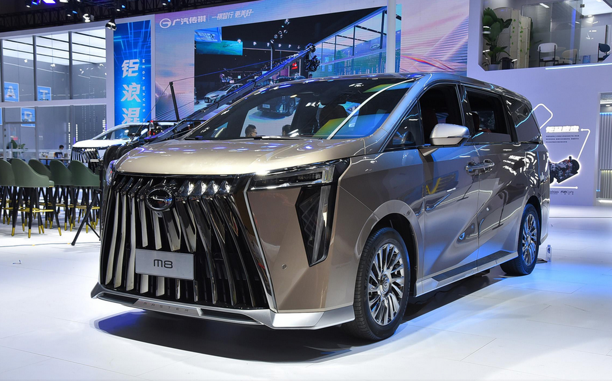 终于等来了传祺m8宗师系列的福祉版,官方售价31.98万元,价格不算便宜,