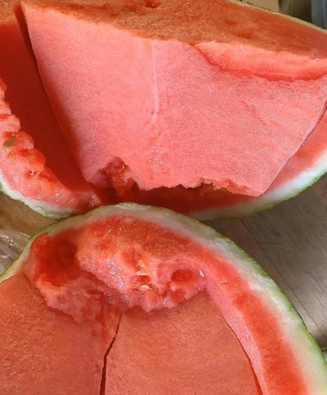 这西瓜沙瓤无籽看起来就好吃