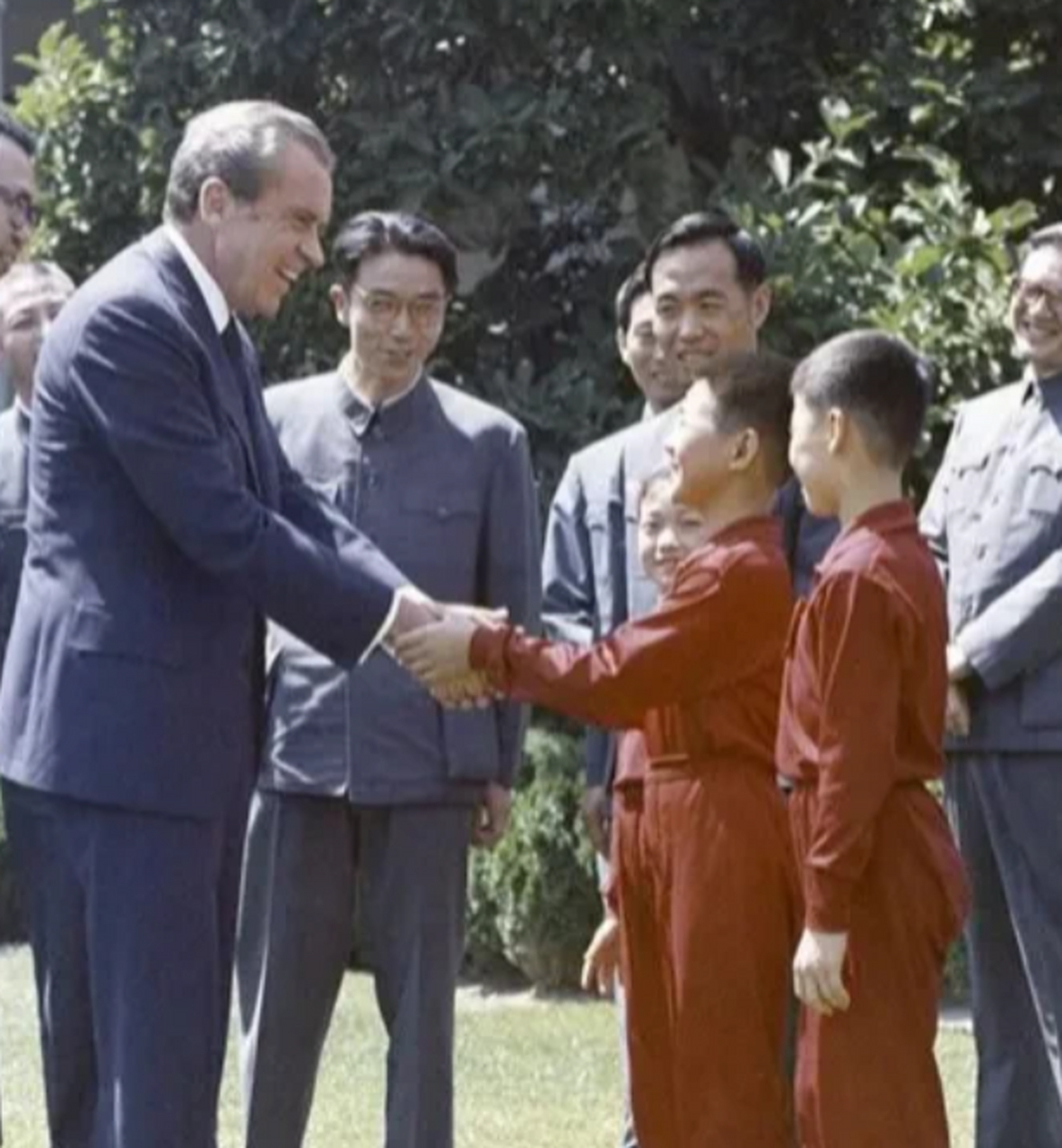 李连杰与尼克松的握手,一幕震撼人心的历史瞬间!