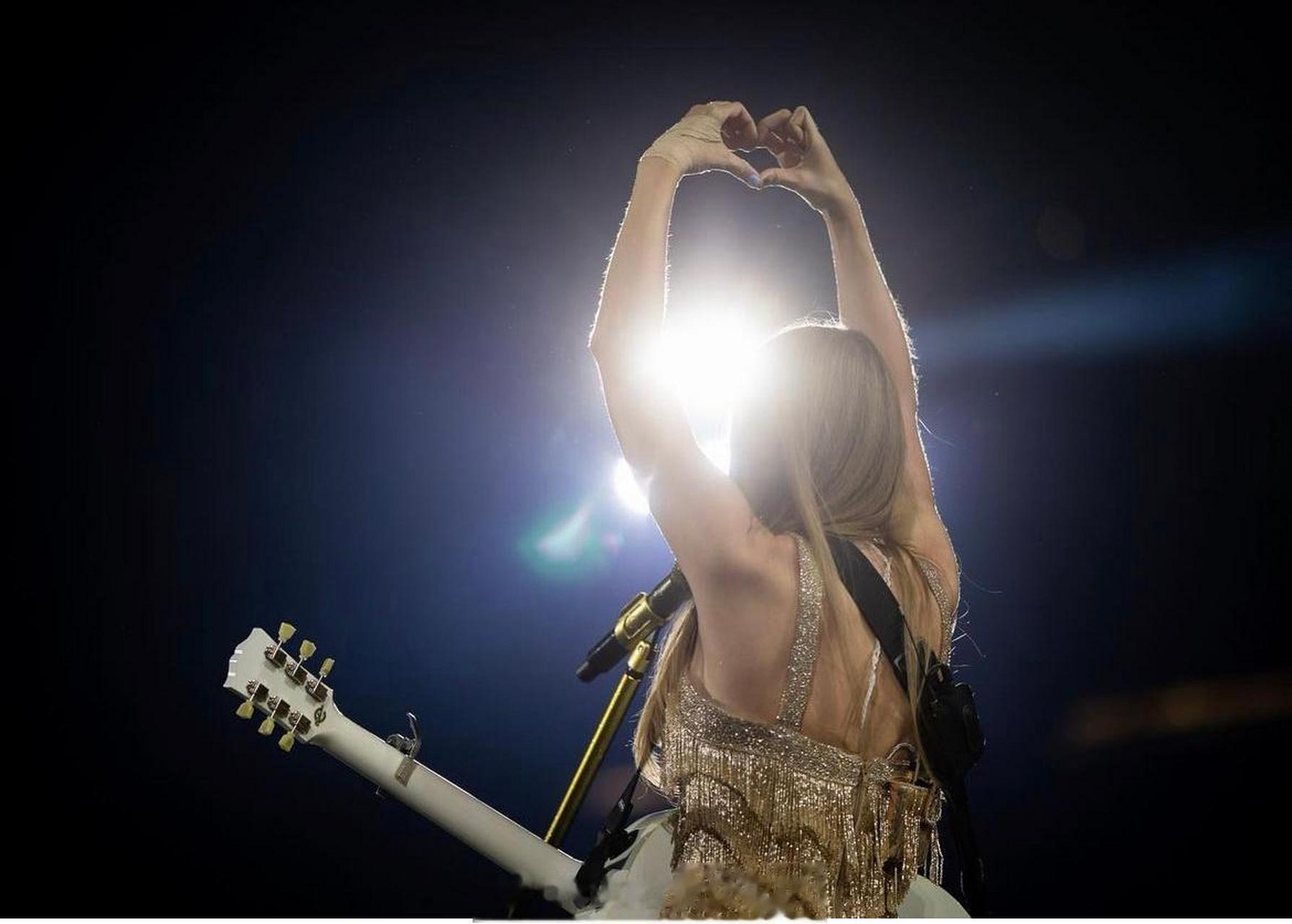 霉霉将发行speaknow重录版#期待了,还有六首未公开!