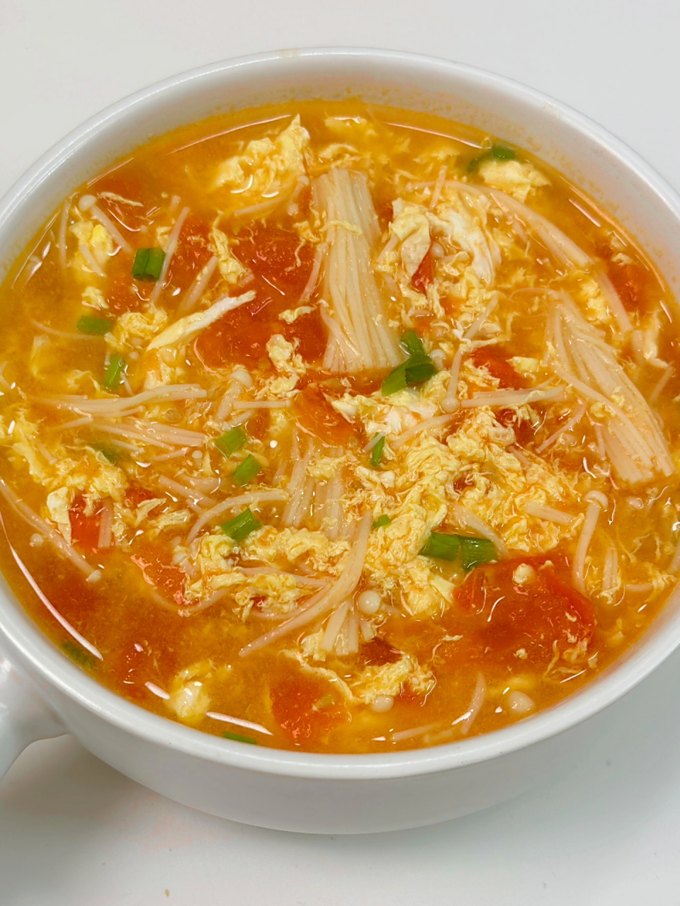 鸡蛋滑嫩,金针菇爽口,搭配番茄汤真的绝了!吃瘦不饿瘦!减脂姐妹冲! ?