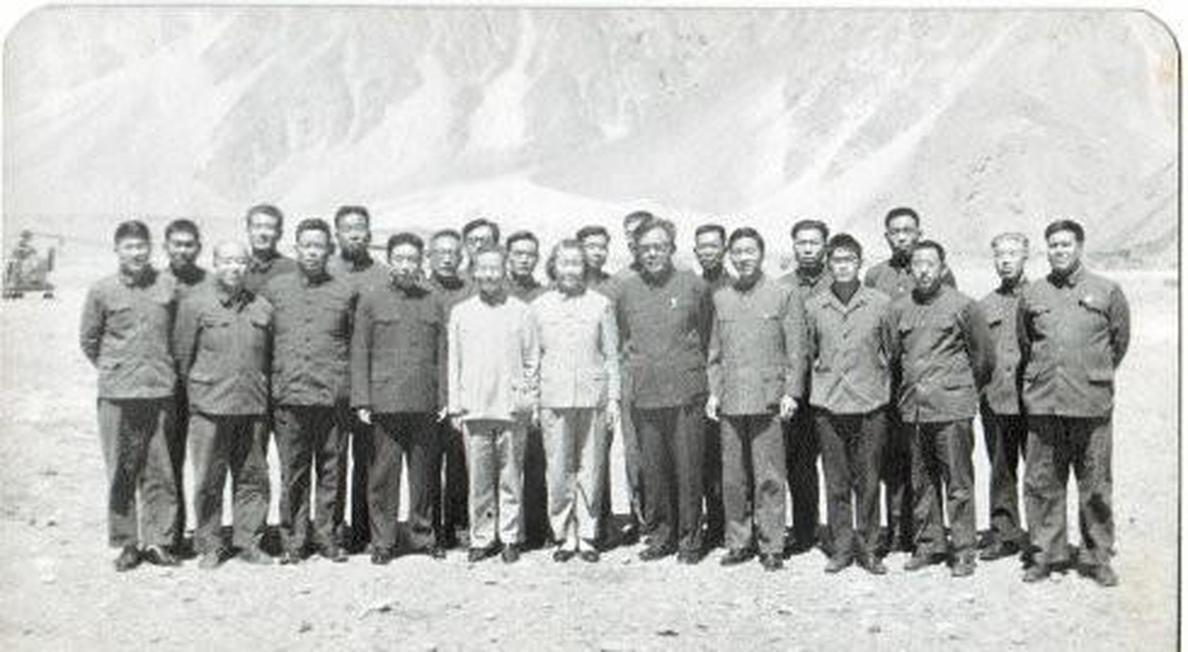 党史上赫赫有名的28个半布尔什维克" 的来历  1929年夏,莫斯科中山