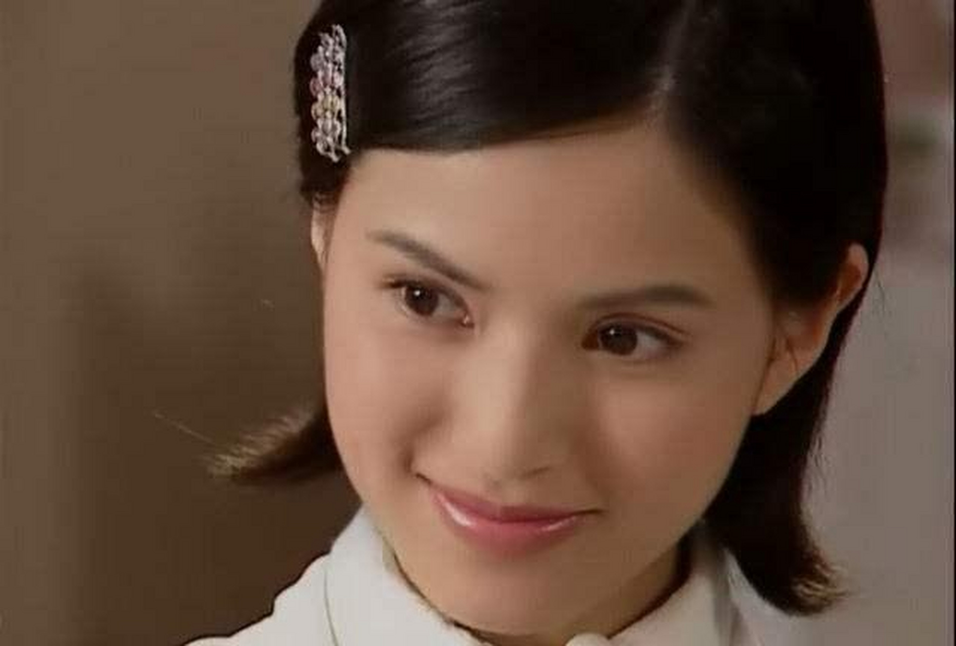 李若彤的前男友郭应泉是一位商人,两个人自1998年相恋,十年相伴,他的