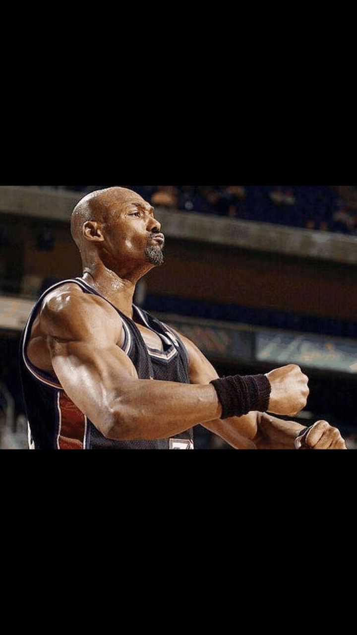 詹姆斯190公斤 比他猛的人可不少 网传球星卧推力量如下 詹姆斯 990