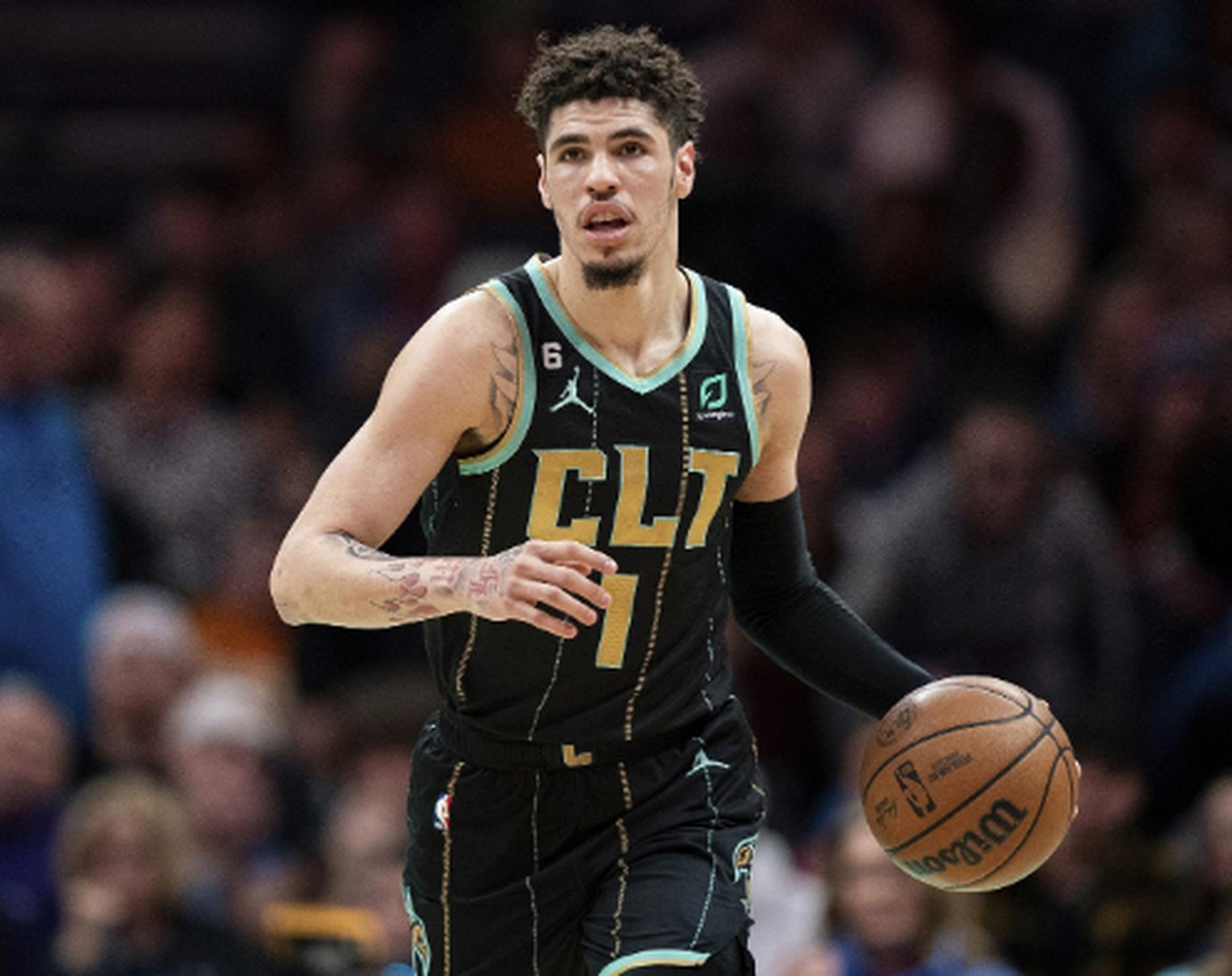 据bawy体育名记walter报道,拉梅洛-鲍尔和黄蜂达成顶薪(指定新秀炭铑