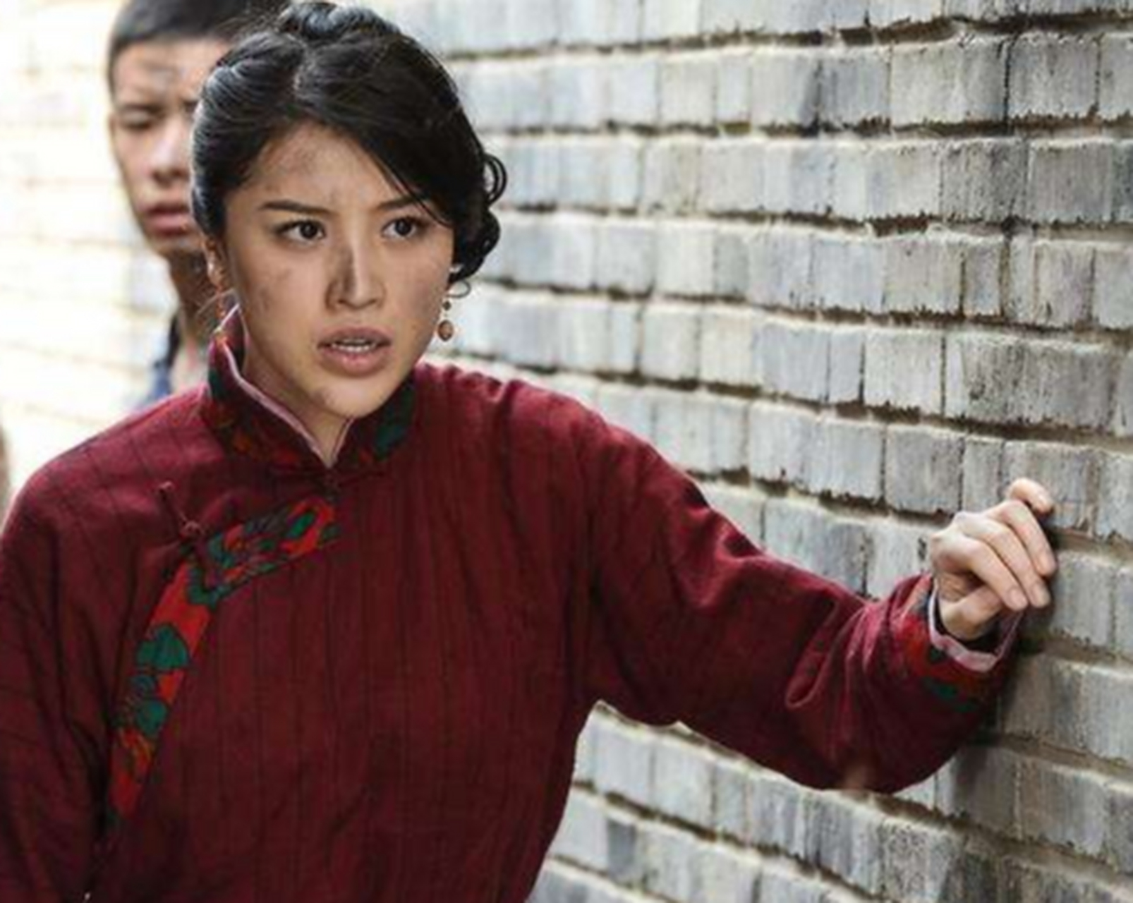 近日,演员葛天在直播时首次回应剧中"裤裆藏雷".