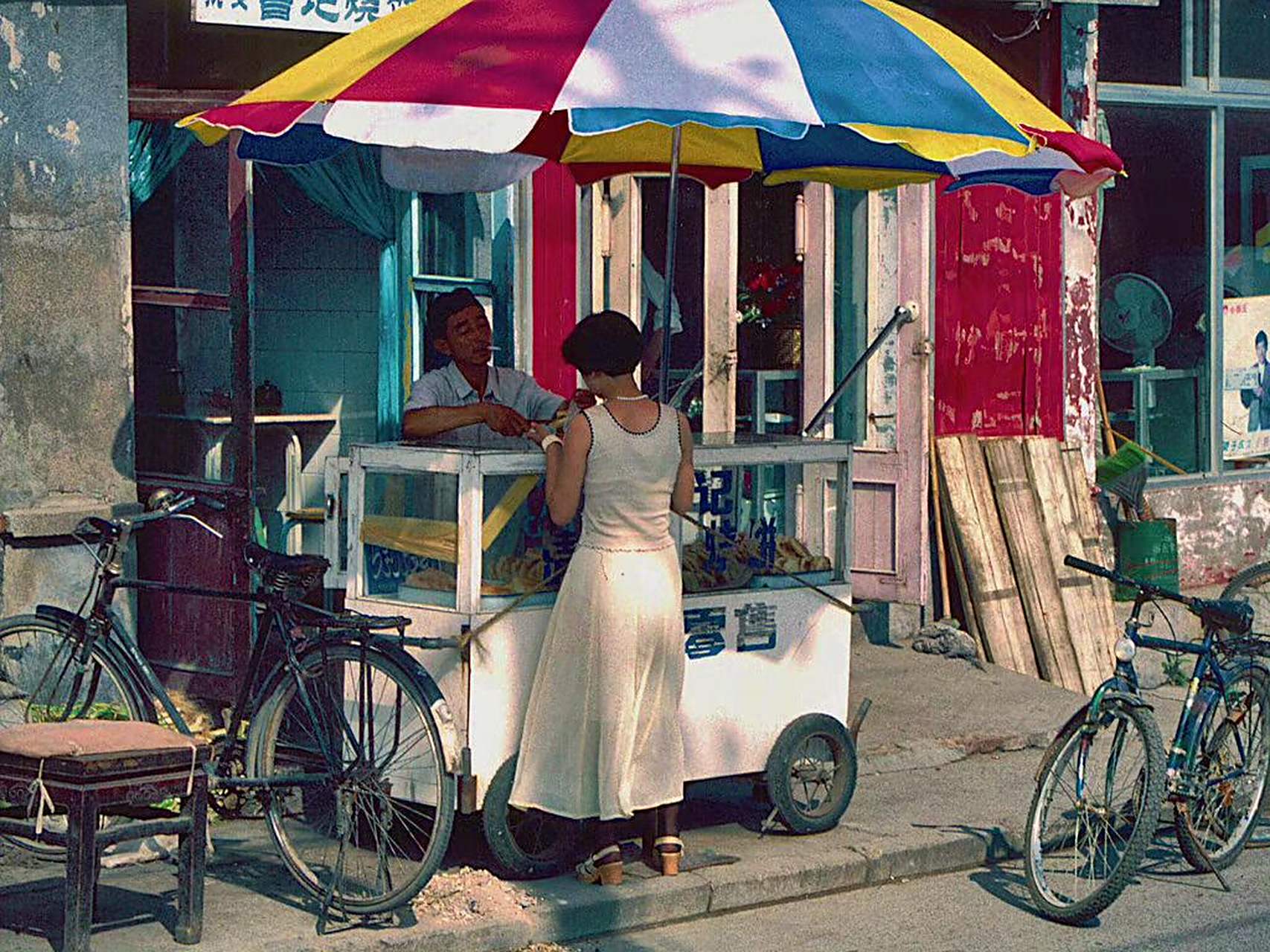 90年代末,中国各地的照片,里面有你童年熟悉的场景吗?