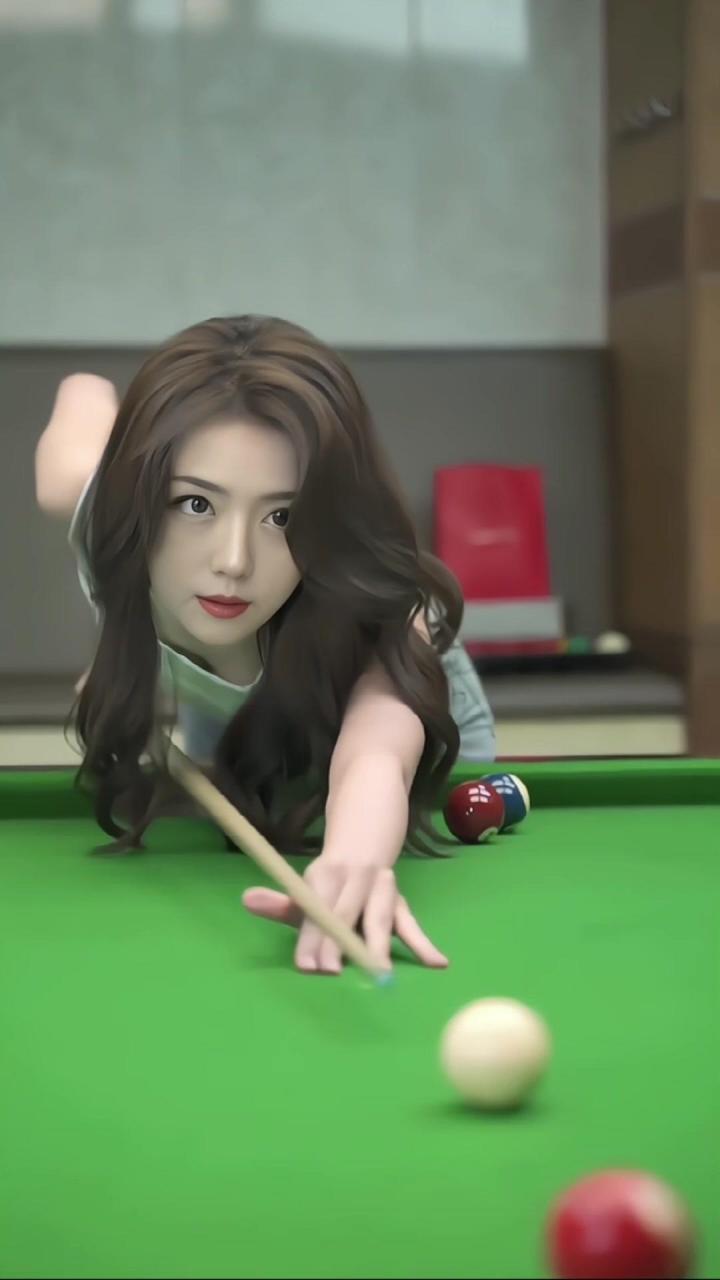 台球美女#  打台球的小姐姐,这气质酷极了