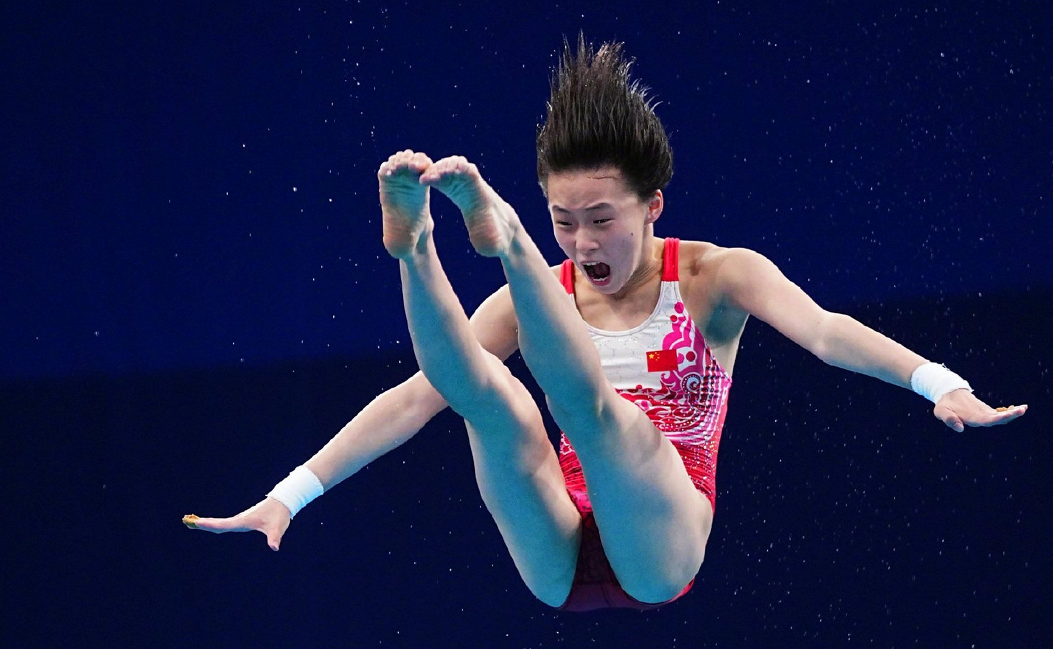 76分勇夺冠军,与陈芋汐携手全胜  2023年8月4日,中国跳水队在经过简单