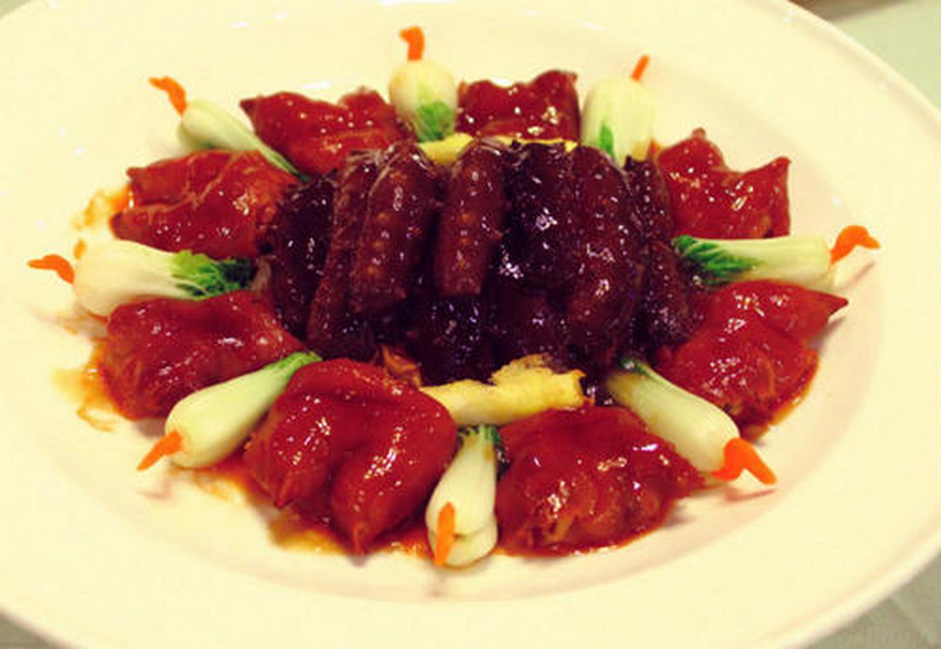 探秦商,品陕味##城市情报员#海参烀蹄子:"海参烀蹄子"是陕西有名的