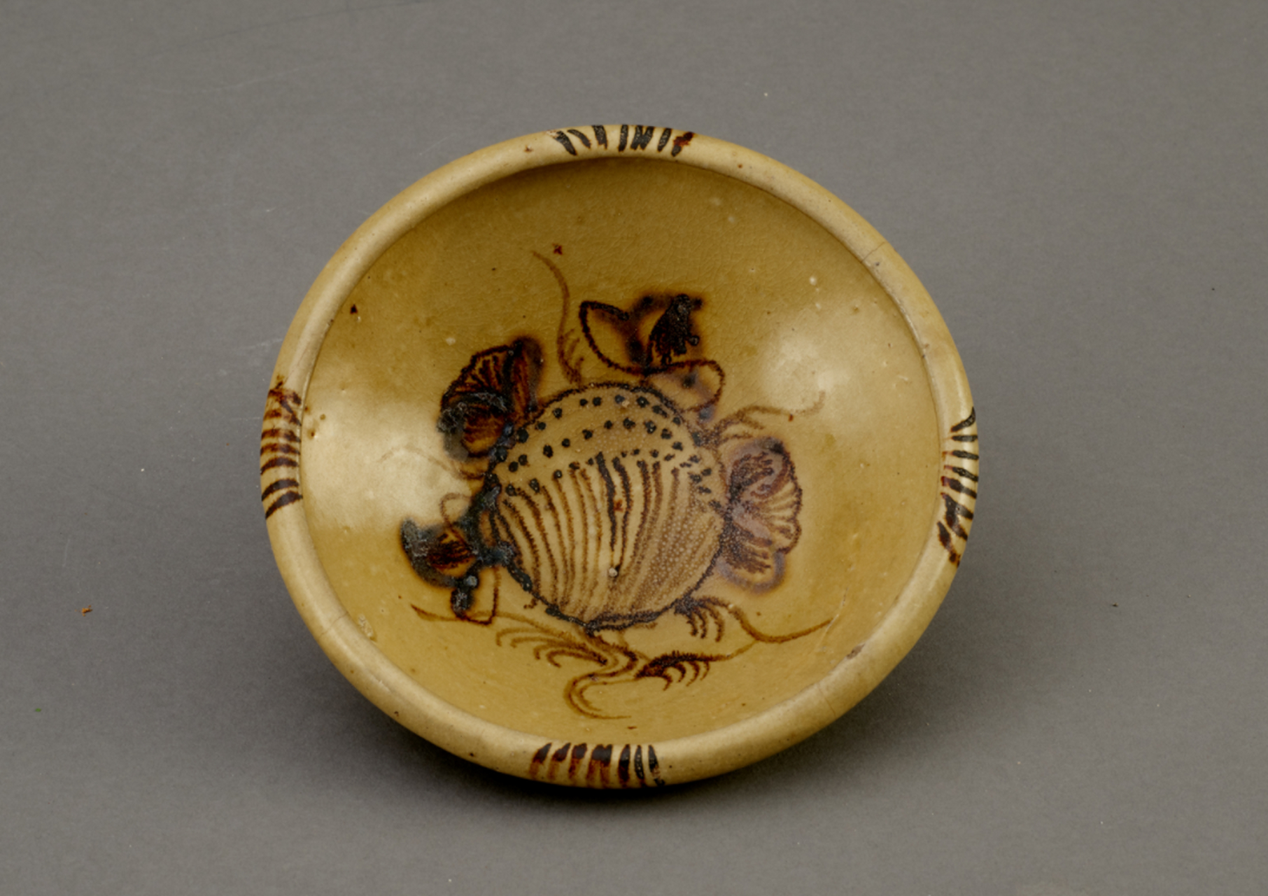 长沙窑,又名铜官窑,始于初唐,盛于中晚唐,衰于五代,前后经历了200多年