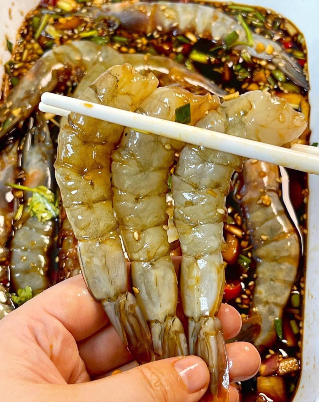 第一次做生呛虾意外的好吃到爆太解馋了,网红生腌虾看到别人吃我馋坏