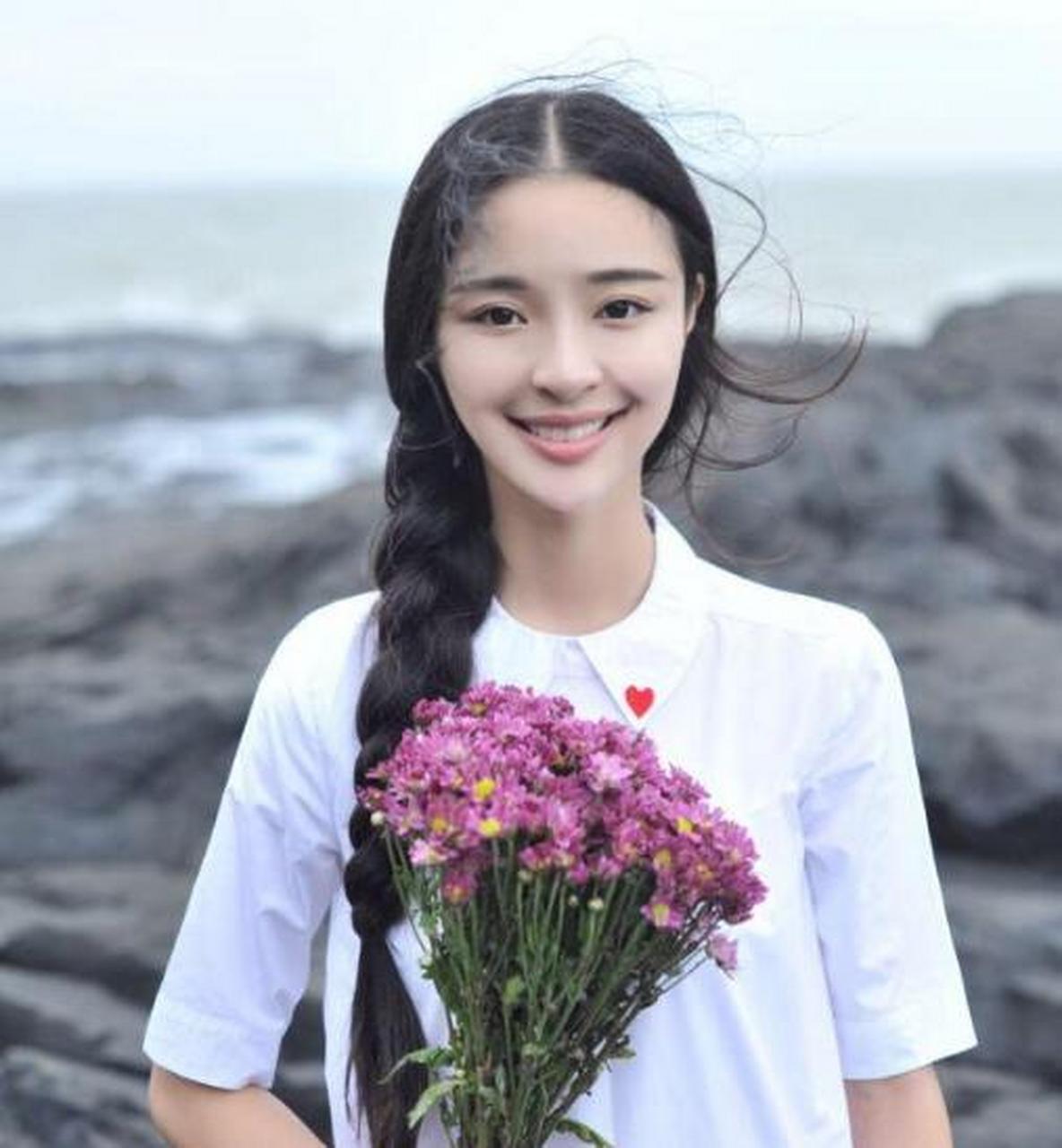 【李莎旻子:我恋爱了】7日,李莎旻子在个人社交平台上为自己的节目做