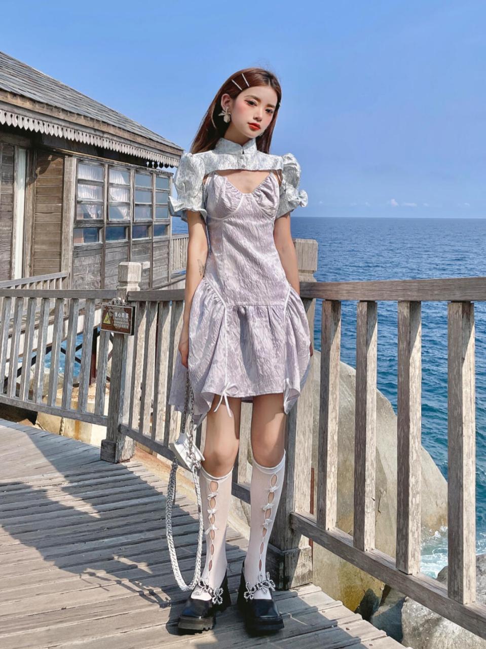 整套衣服的设计感好独特 #褶皱连衣裙# 今天这套!