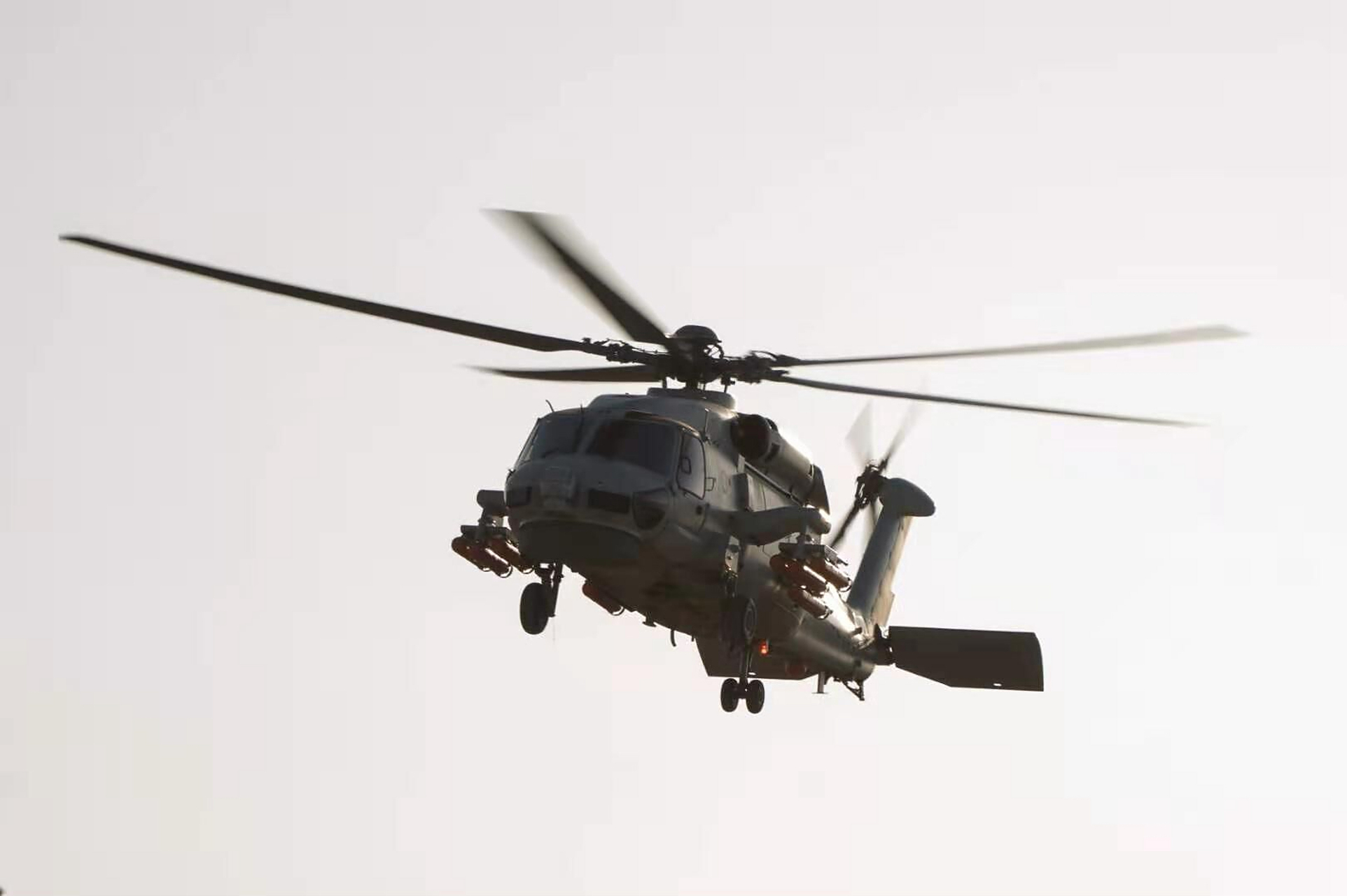 五片桨叶,这种造型就不用再做解释了,能看懂的都懂.