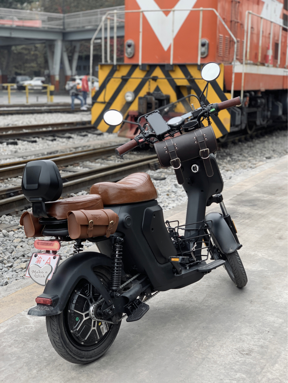 改装小牛uqis 男朋友送的电动车 自行改装 图8图9原车 小白摇身一变成