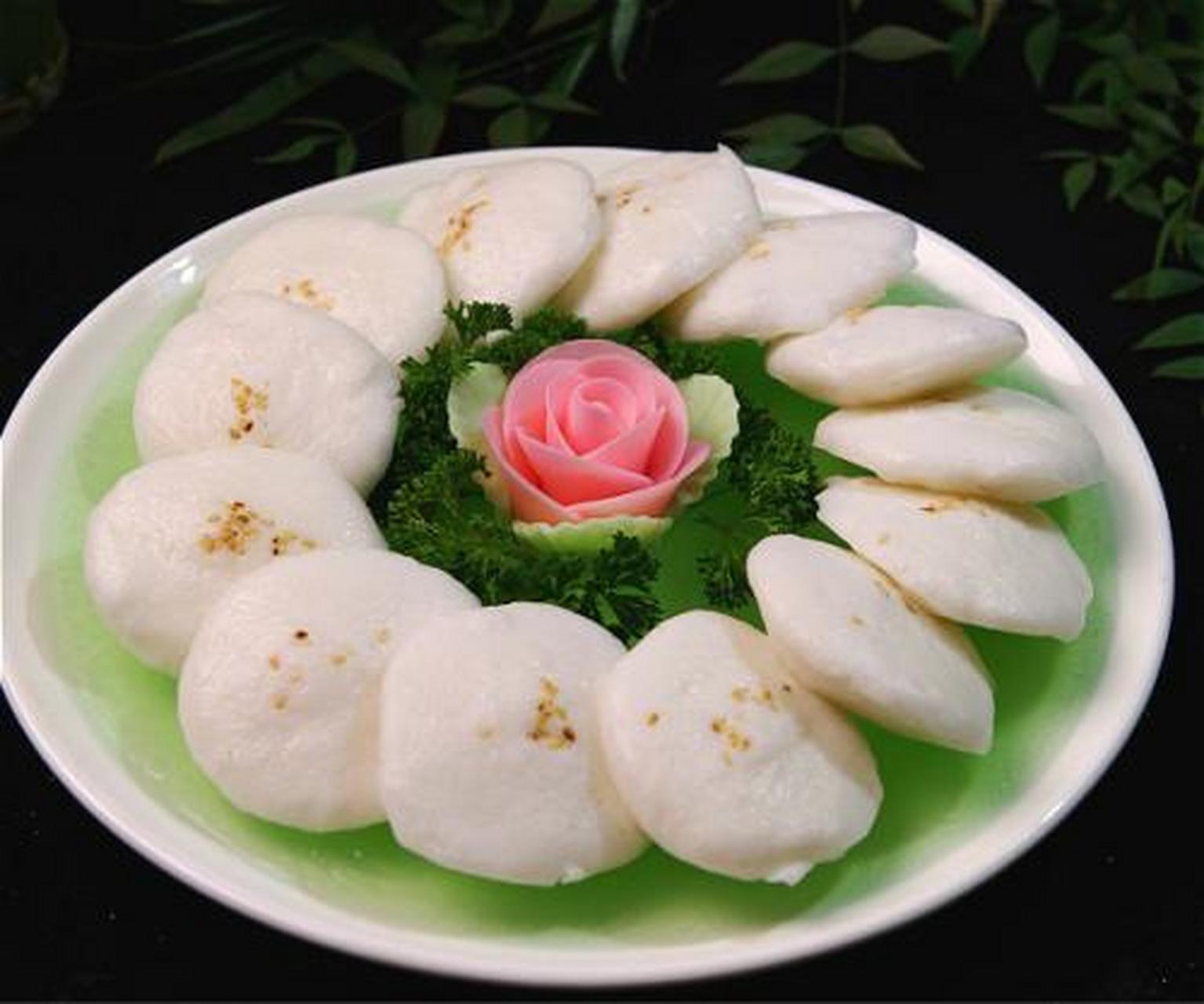 泸州白糕,以风味小吃著称的泸州白糕,始产于1920年代的"三义园"白糕店