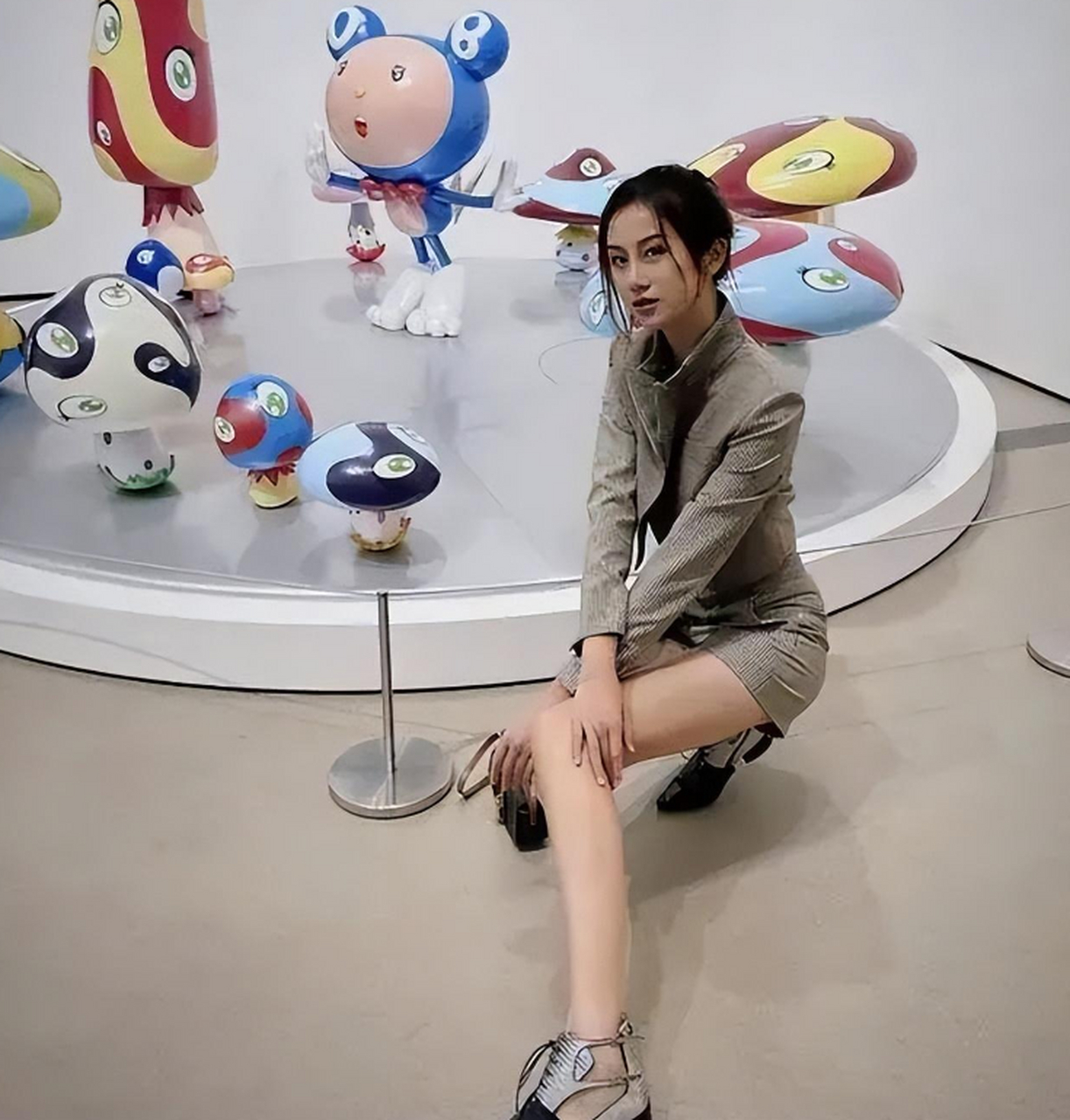 cba最美太太陈露近况,住孙悦美国豪宅,与26岁小鲜肉约会#陈露#