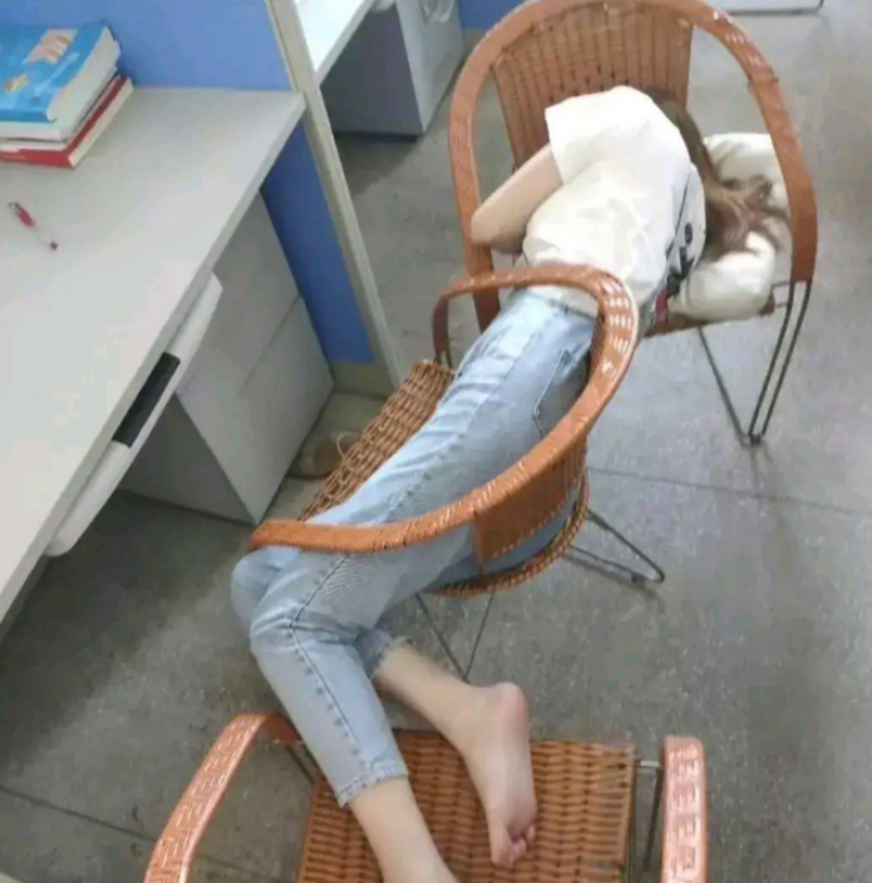 想在公司午休好,必须要有好身材啊