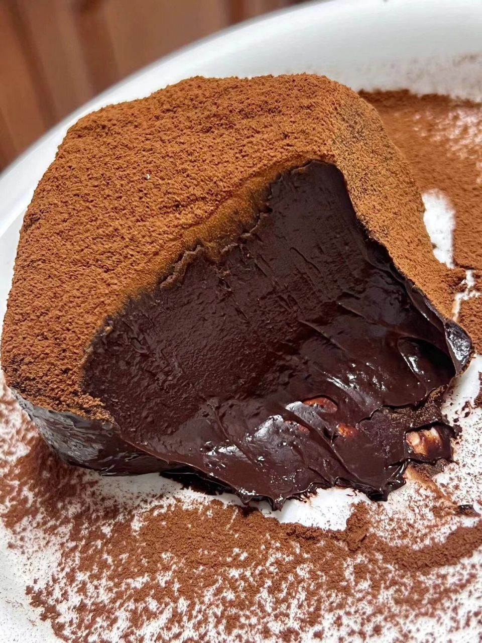 自制冰山熔岩巧克力,口感丝滑到极致,醇厚无比.