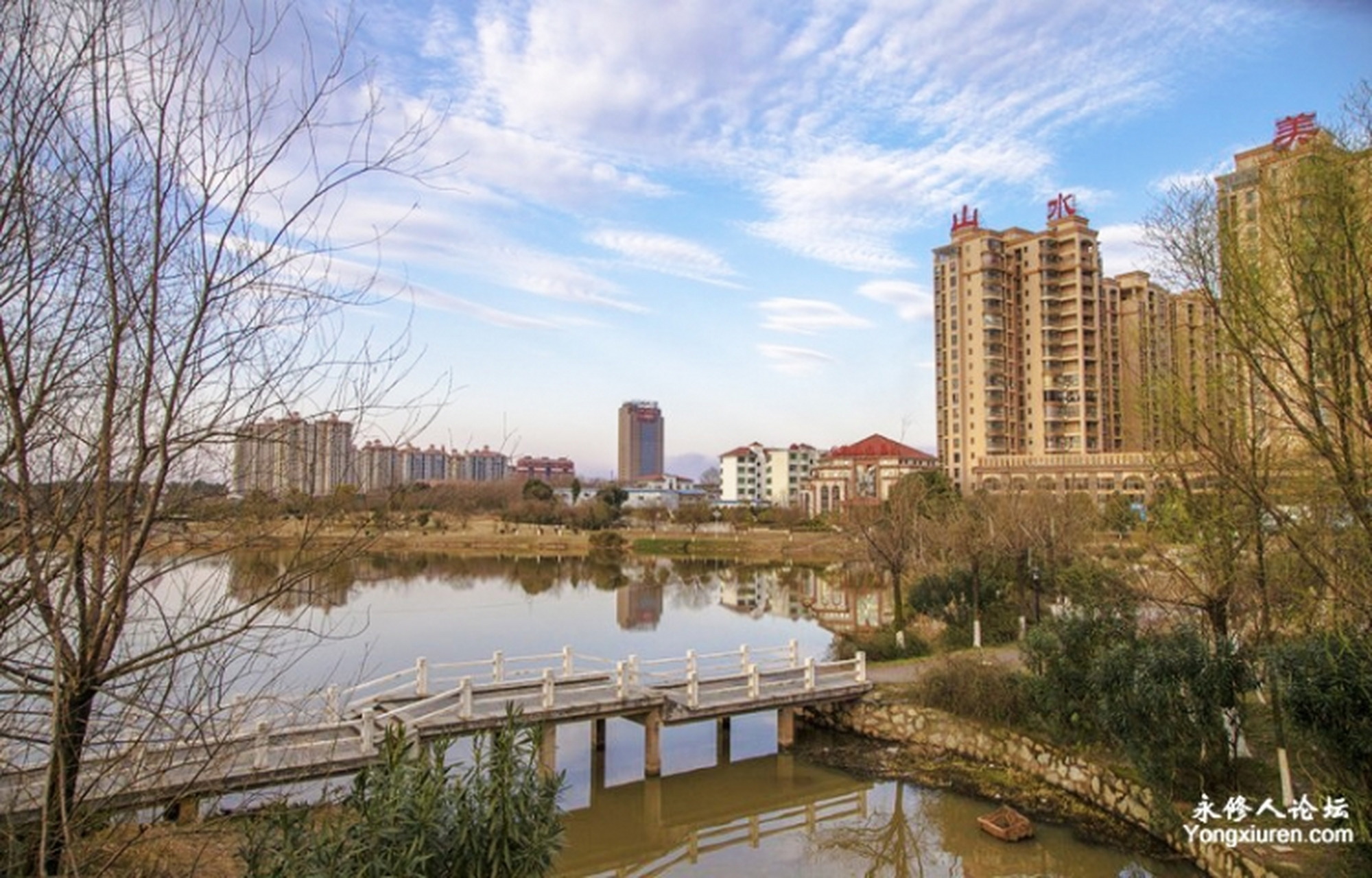 永修县城不大,但城市建设高大上,堪称县域城镇样板,当然这里的自然