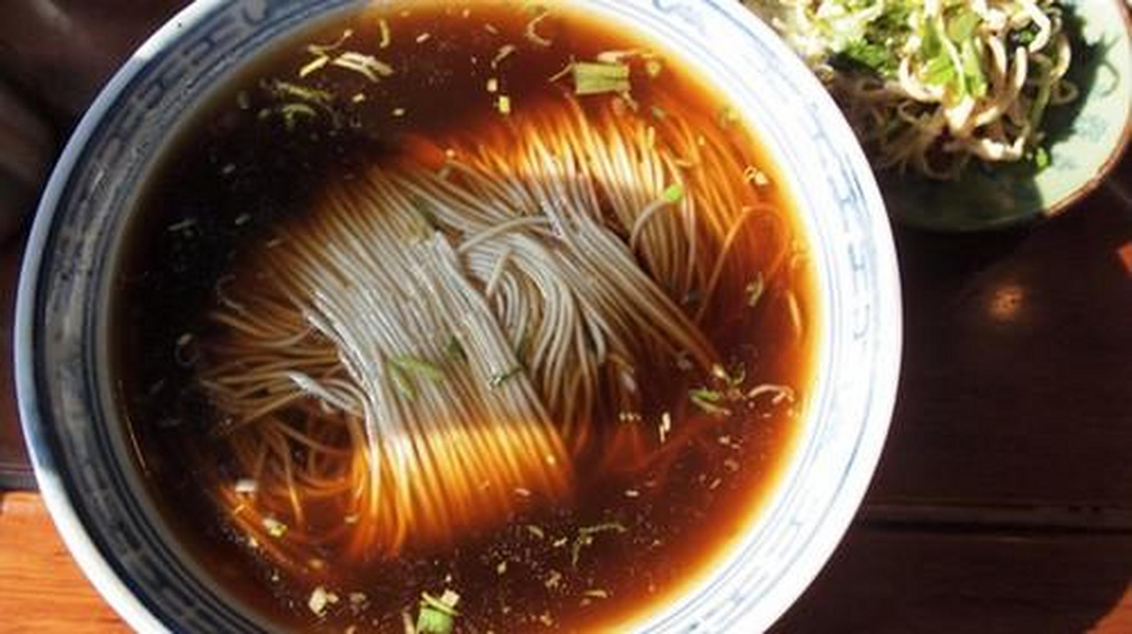 4月放肆吃#红汤面:苏州人的一天大多数都是从一碗面开始的,是苏州鬃 