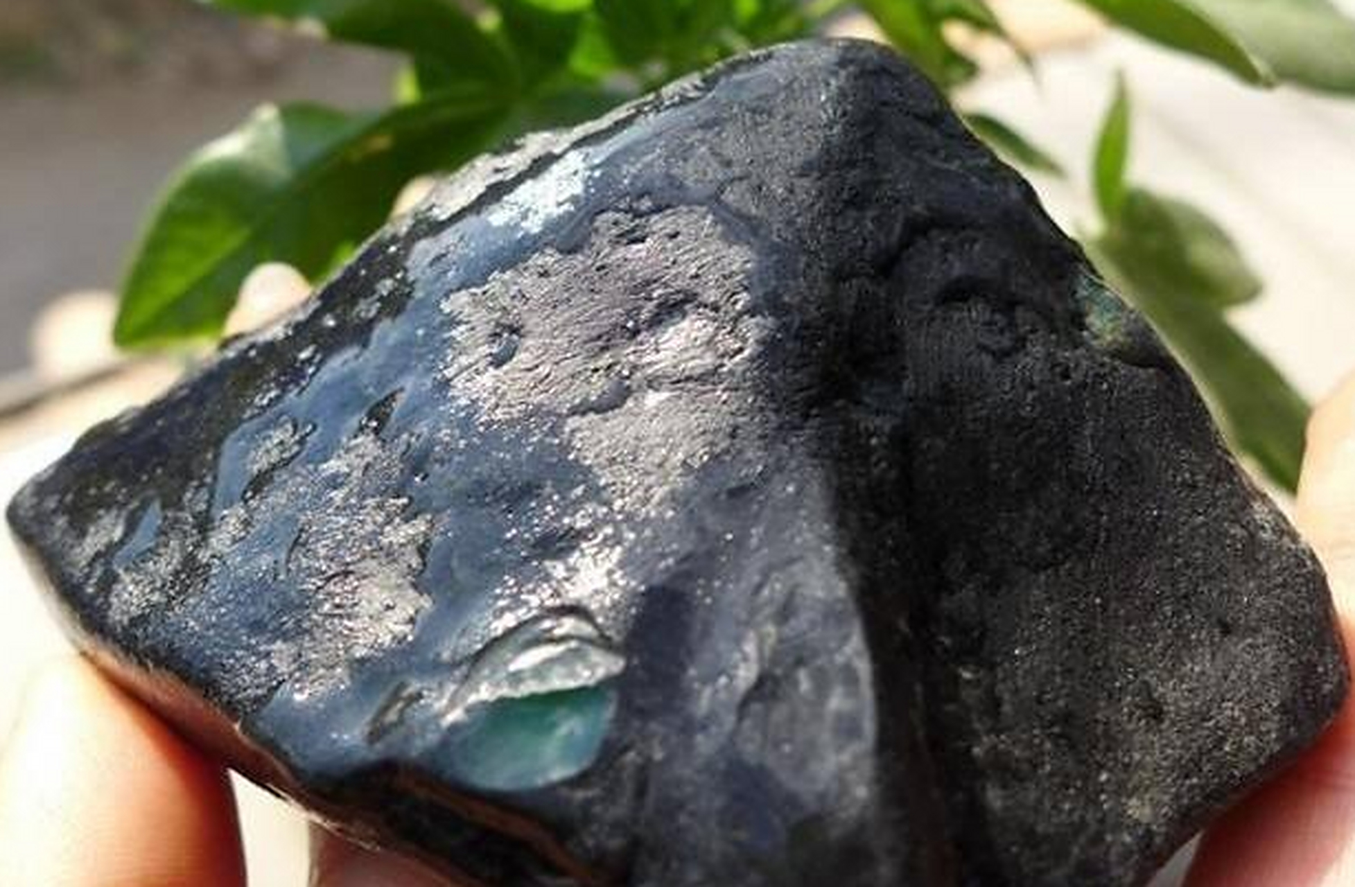 翡翠原石有哪些皮壳?看这几点就够了!