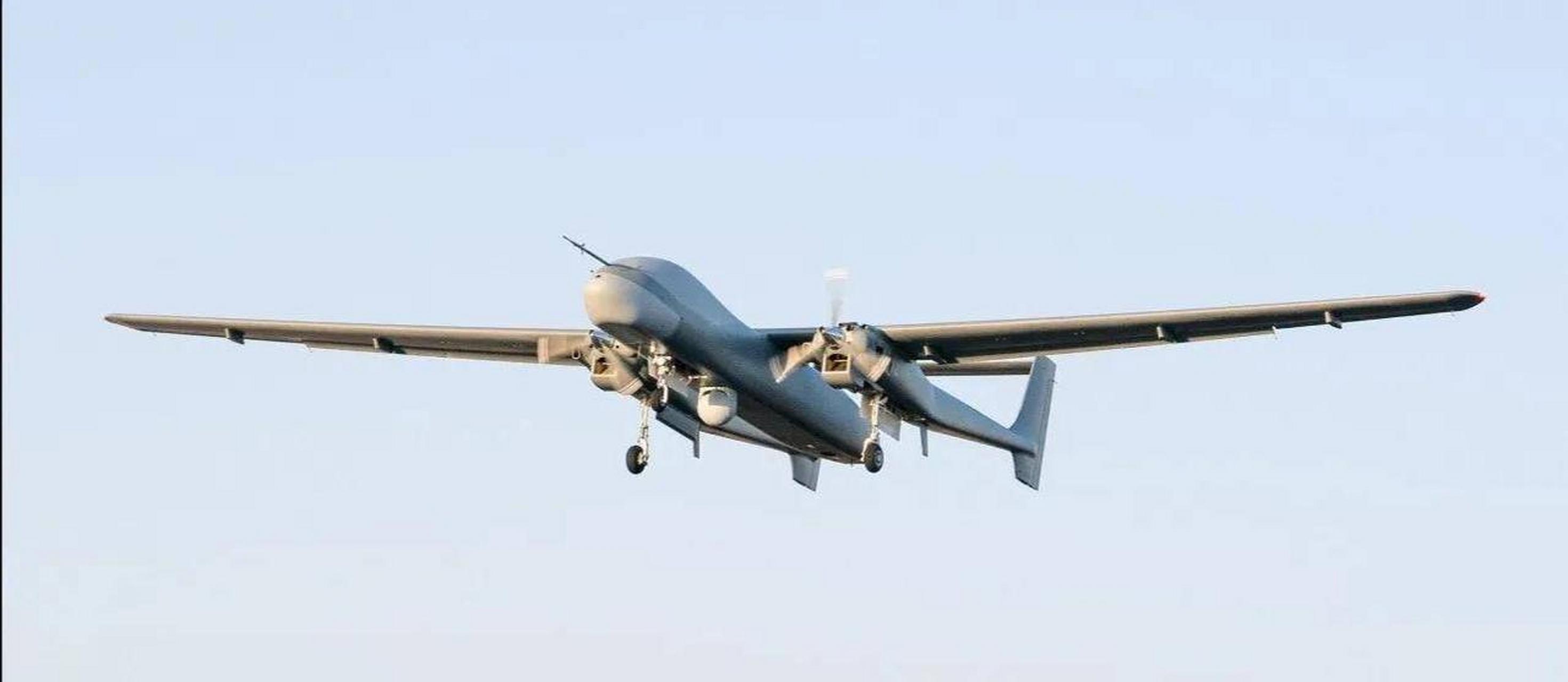 大陆一架军用tb001隐形无人攻击机,先是于27日逆时针进行了一次绕台