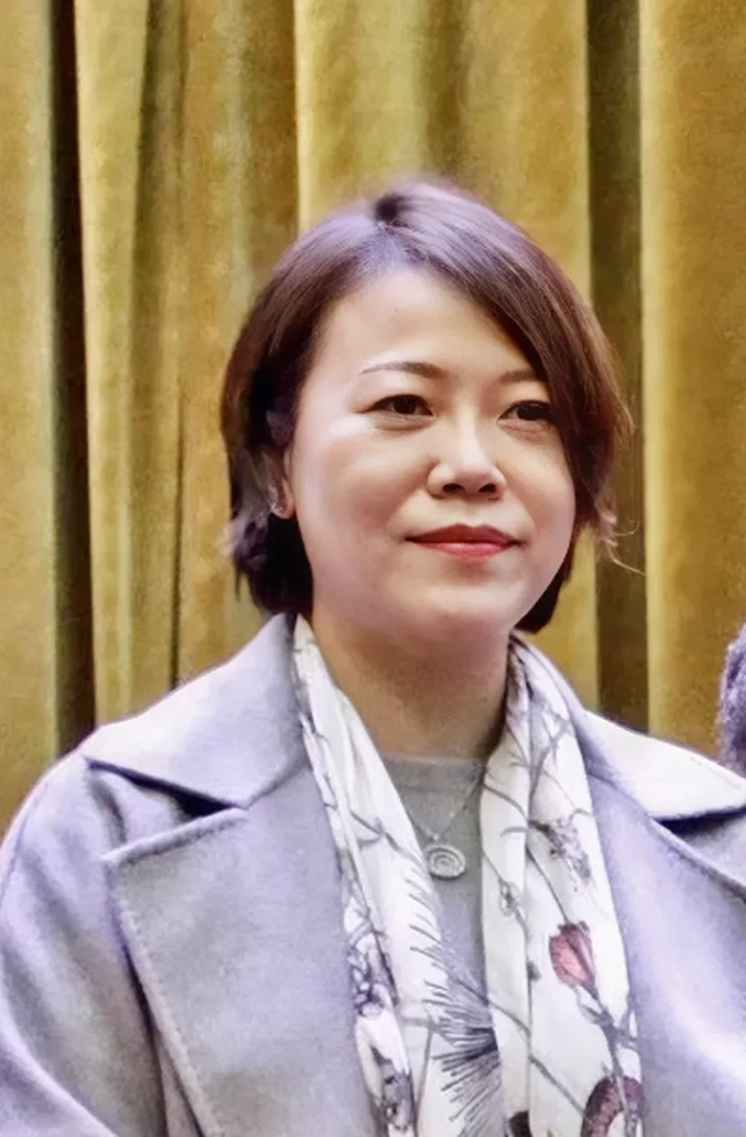 6万亿,曾经的女首富,董事长杨惠妍卸任,一招金蝉脱壳,轻松抽身,跟恒大