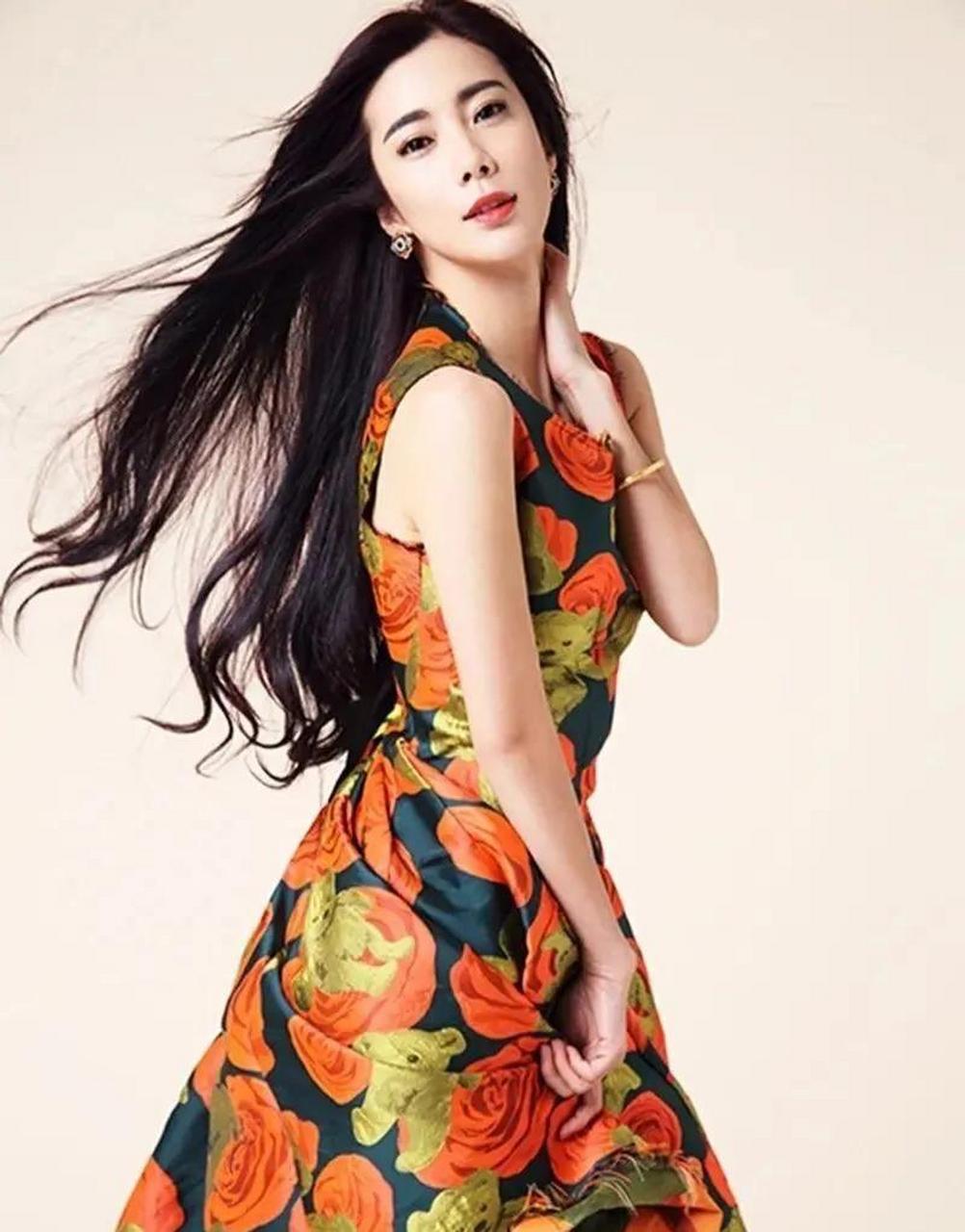 王  珂,电视剧《老虎队》何仙女扮演者 对于她很熟悉的演员,演绎过