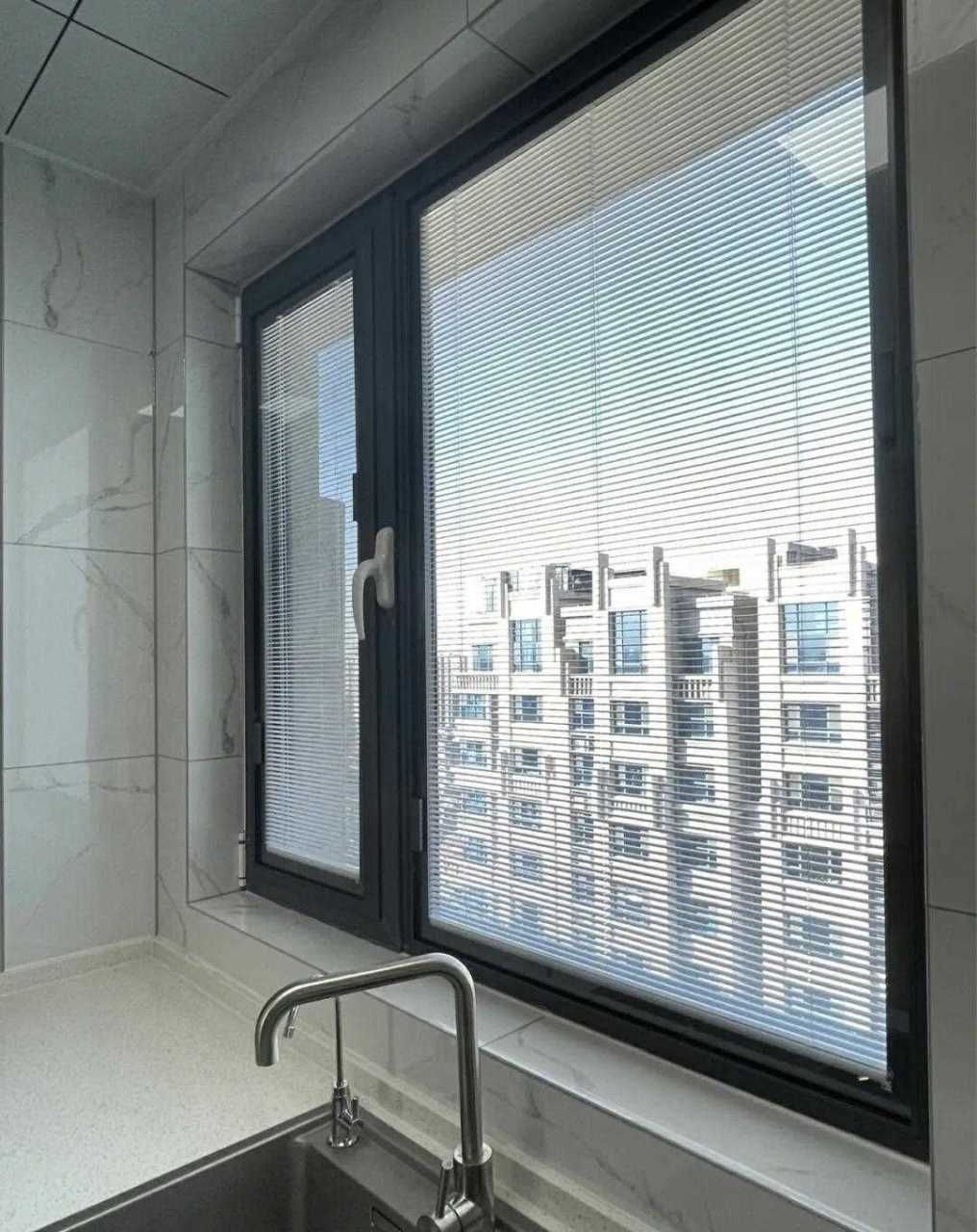 分享|磁吸百叶窗,高颜值又实用的好物 [鄙视] 简洁的白色百叶窗帘,不