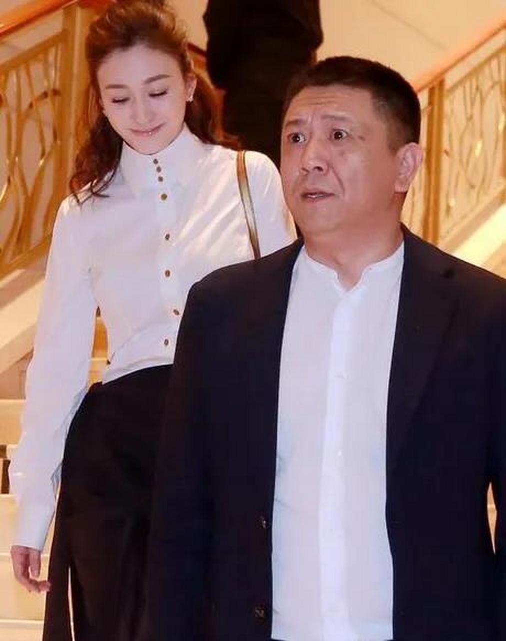 2010年,李小冉因受不了男友孙东海控制欲太强,跟他说了分手,没想到