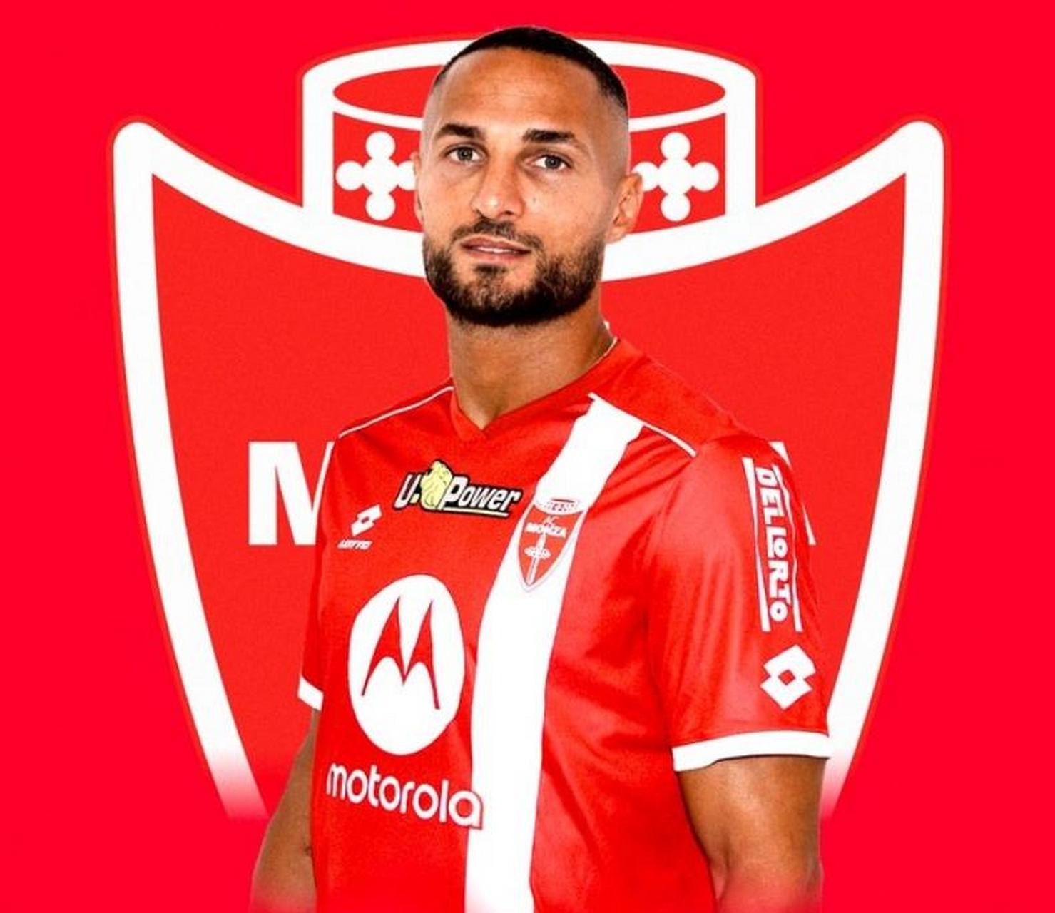 丹布罗西奥自由身加盟蒙扎,今年夏天国米已经走了十多个球员了,有年轻