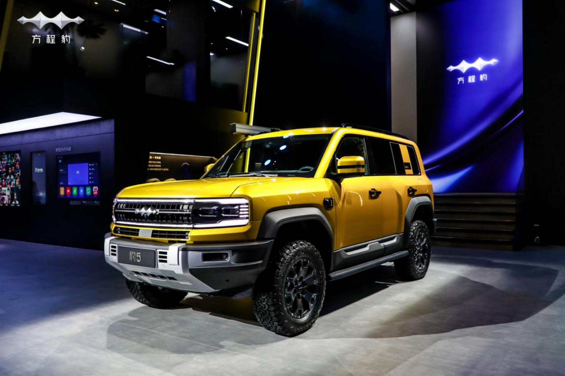 8月25日,"天生强悍,电敢担当"方程豹汽车成都车展发布会如期而至,万众