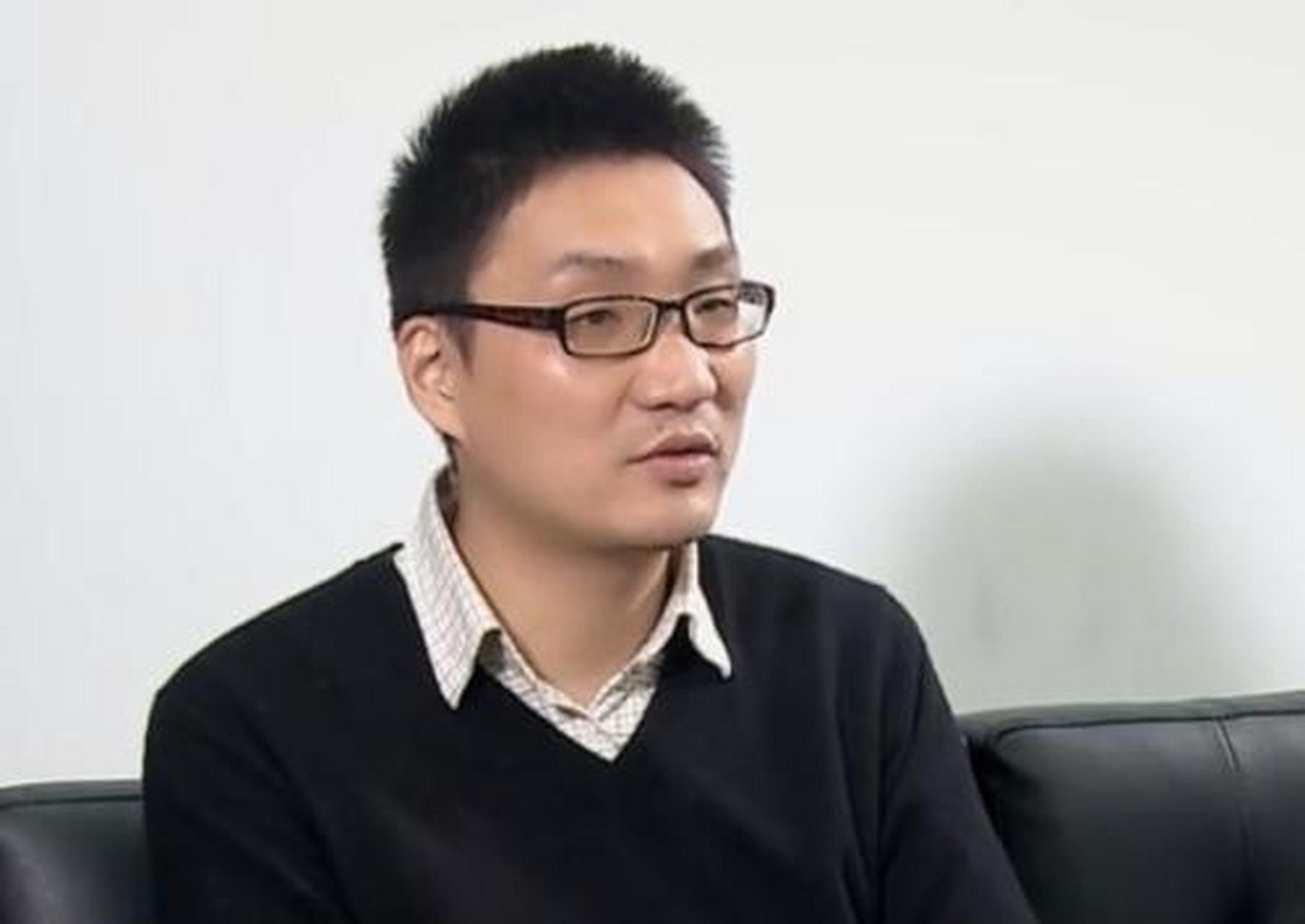 黃崢正式辭任拼多多董事長,並將權力交棒到ceo陳磊手上,與此同時,黃崢