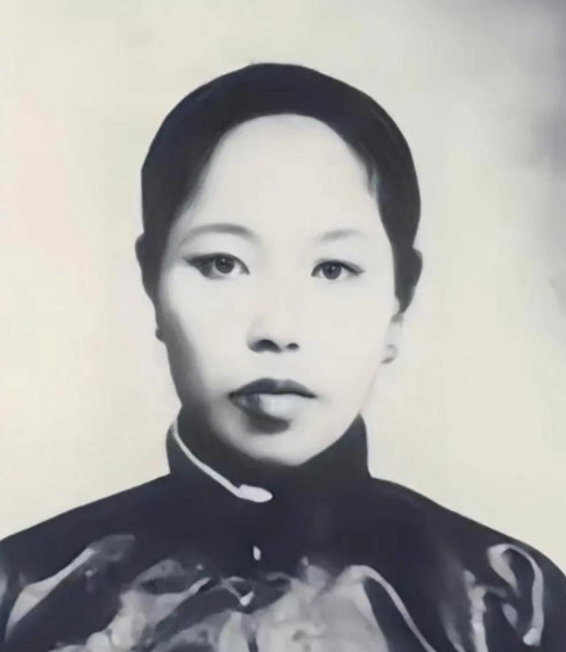 在李大钊生命垂危之际,他用鲜血书写了一篇名为《狱