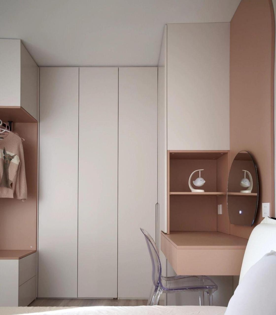 把梳妆台藏进衣柜,少女心卧室衣柜,附尺寸 [点亮平安灯]很多粉丝问