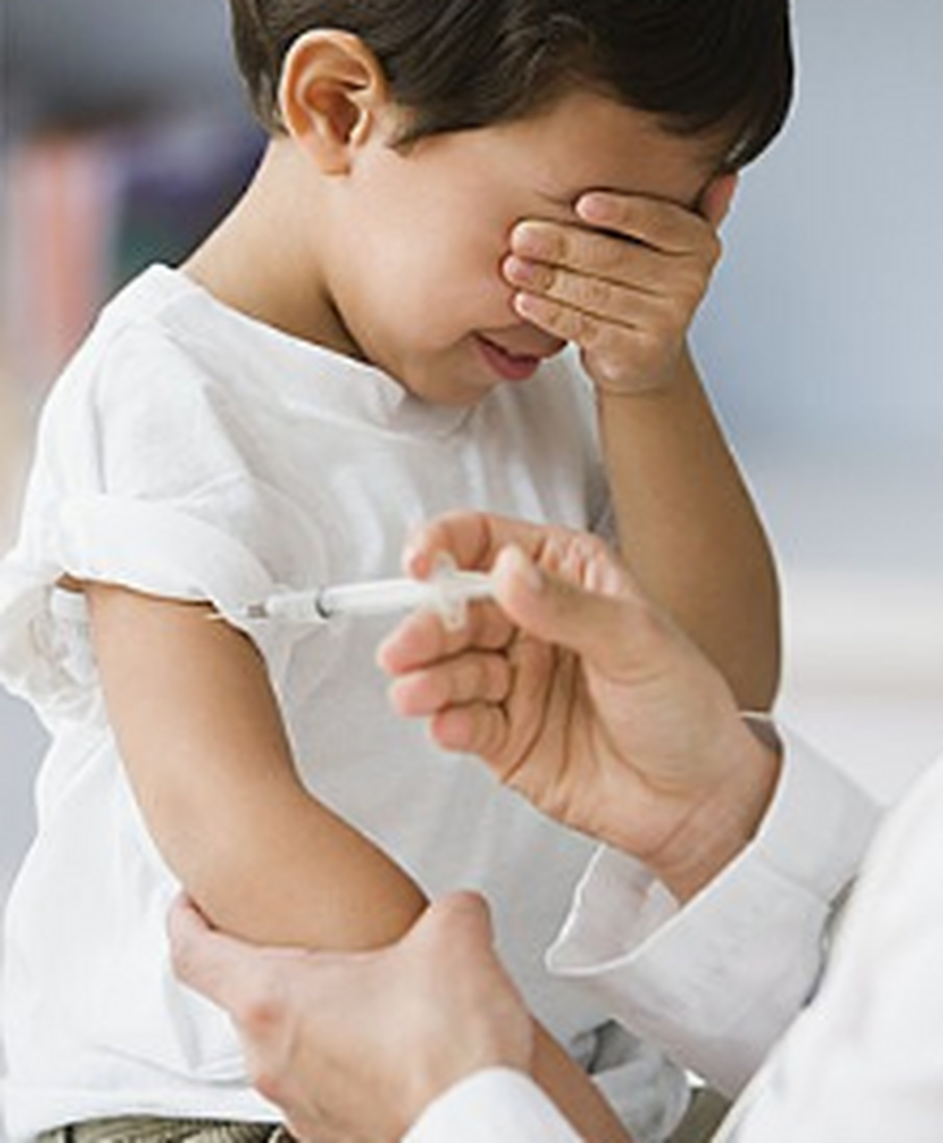 是不是好多孩子都很怕打针.