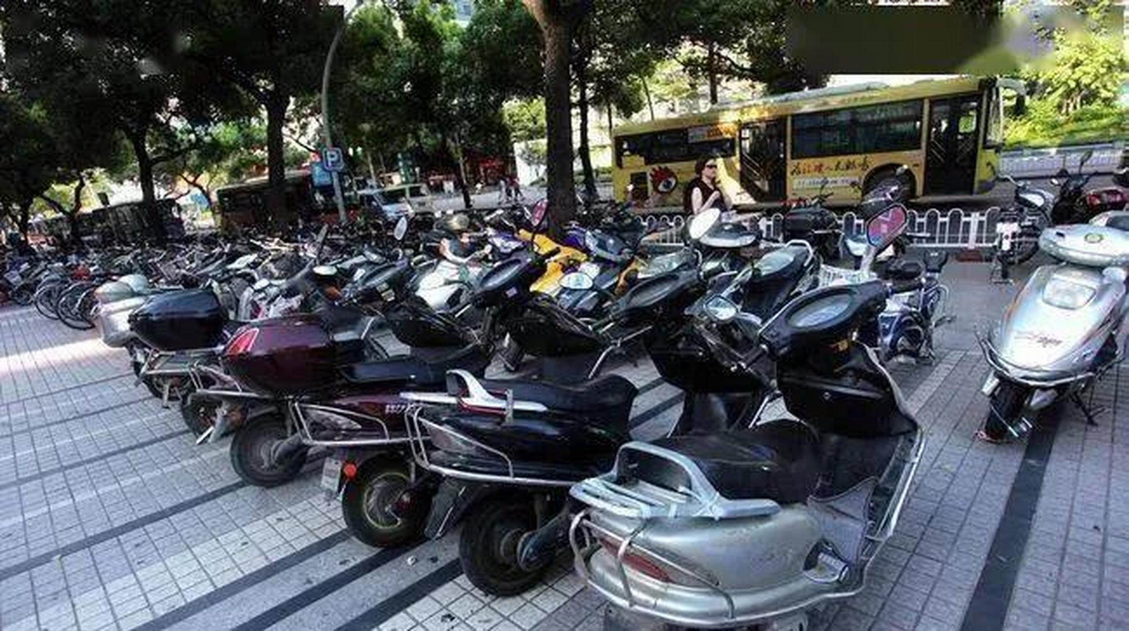 福州电动车市场政策调整:限购变不限购  近日,福州市交通管理局发布了