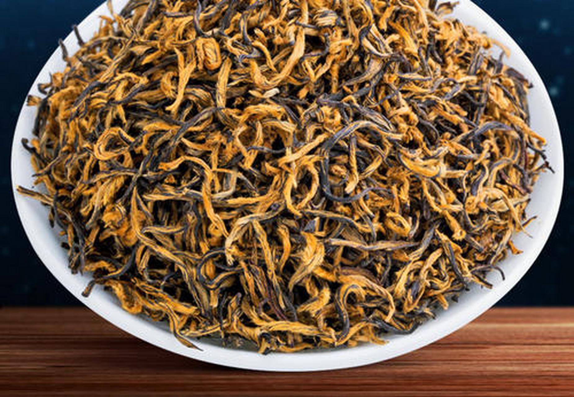 金骏眉:于2005年研制出的新品种红茶,属于 "正山小种" 中的极品.