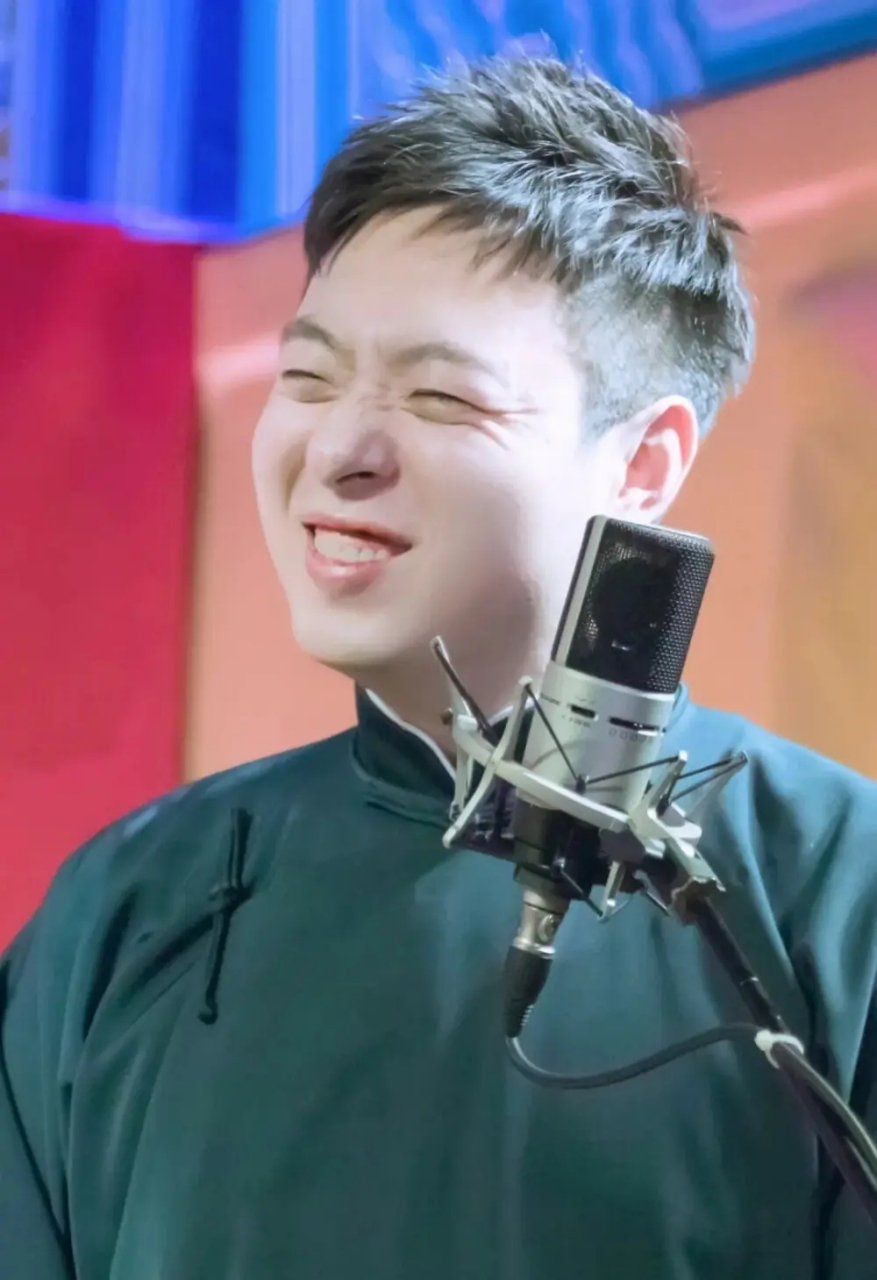 德云社张九泰,走错了机场,专门发文纪念了下.