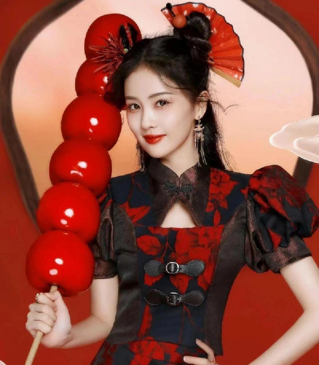 女明星们新年喜庆造型,是不是杨幂和鞠婧祎最美呀?