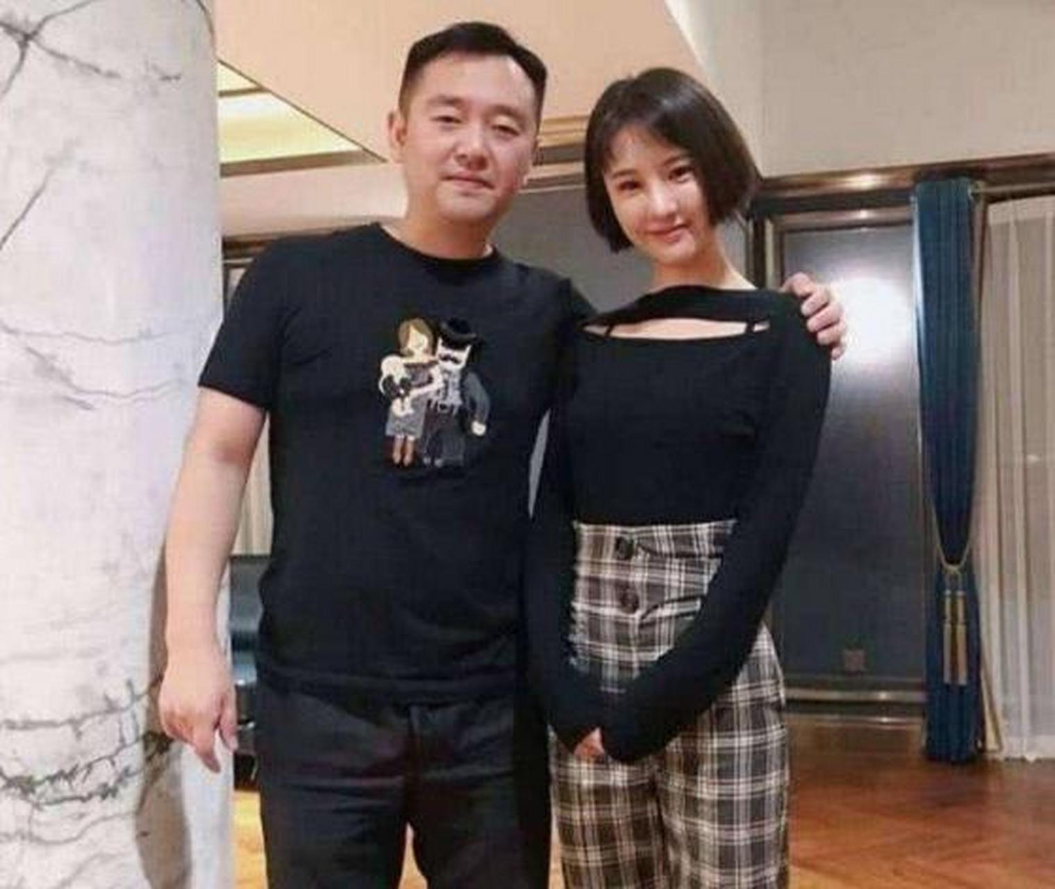 马苏前男友孔令辉久违亮相,从小鲜肉蜕变成大妈偶像,无奈46岁还至今