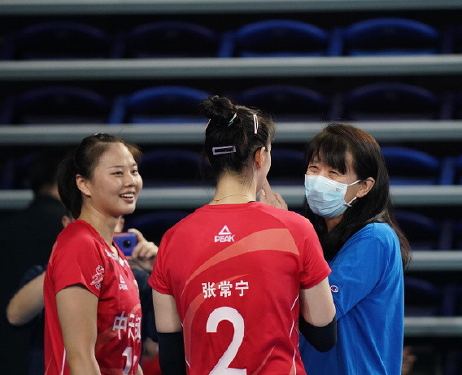 主攻线磨合成为重点之后，女排俱乐部备战新赛季的关注点发生变化，后续发展值得关注
